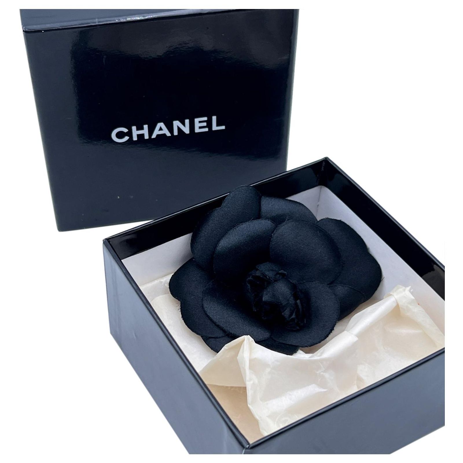 Broche Camélia Noir Et Doré Avec Strass - Occasion, Très Bon état (sans Marque)