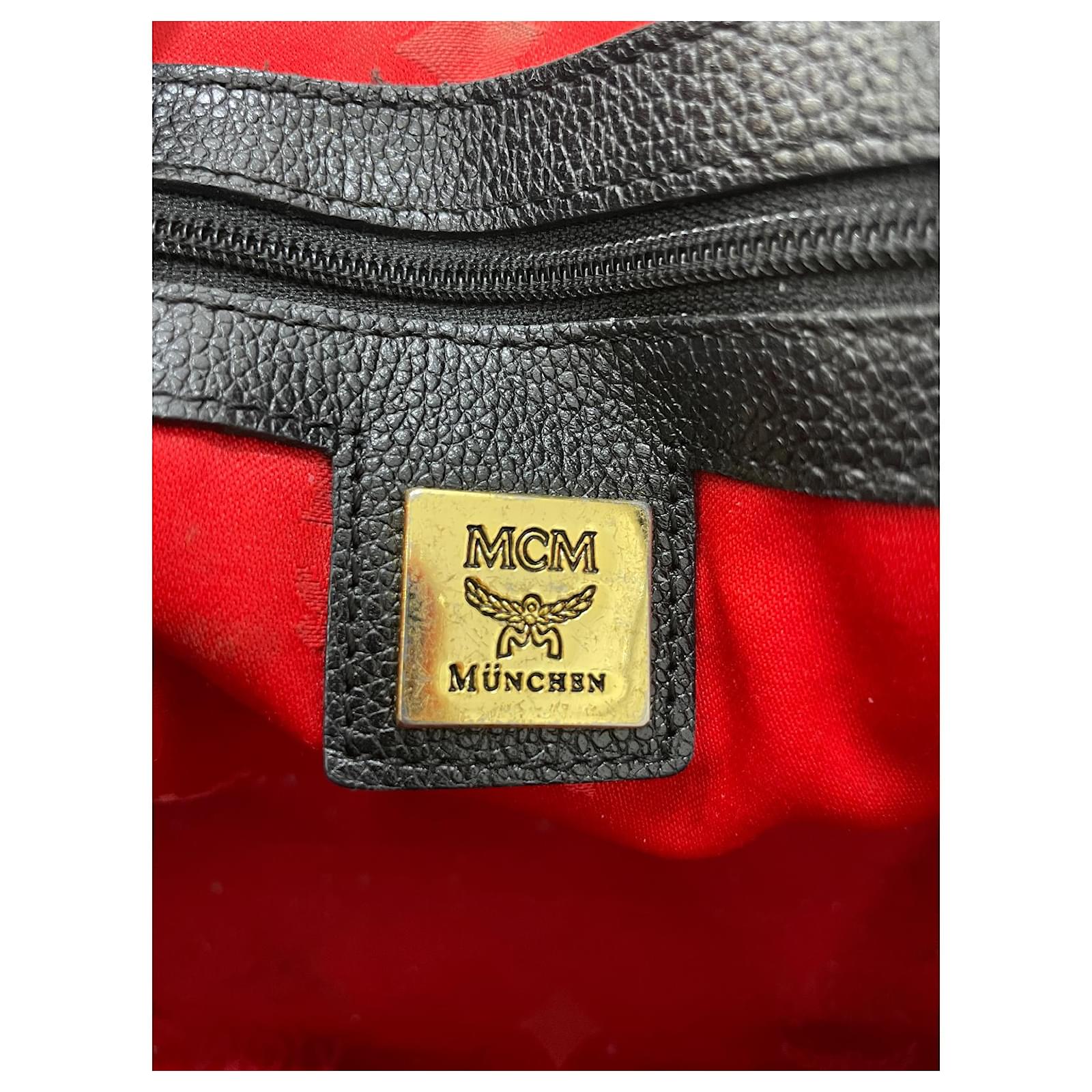 MCM BOSTON BAG BLACK LOGO PRINT ref.681464 - Joli Closet
