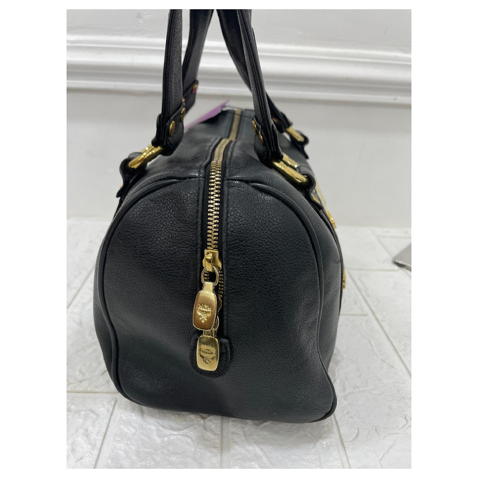 MCM Vintage leather Boston bag Black ref.538611 - Joli Closet