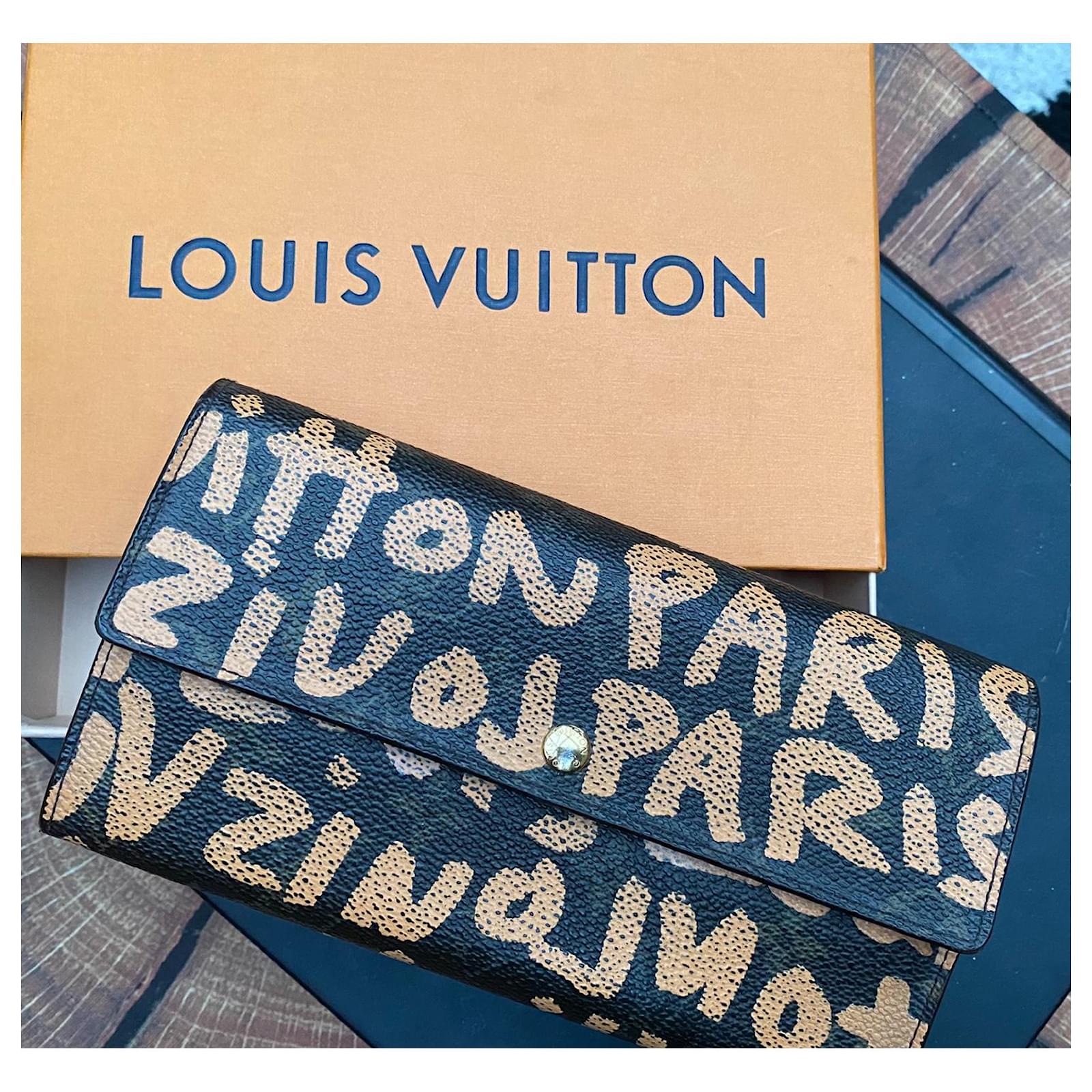 Louis Vuitton Limited Graffiti Stephen Sprouse Collection Wallet Purse  Bifold wallet Brown Orange Leather Cloth Plastic ref.538708 - Joli Closet