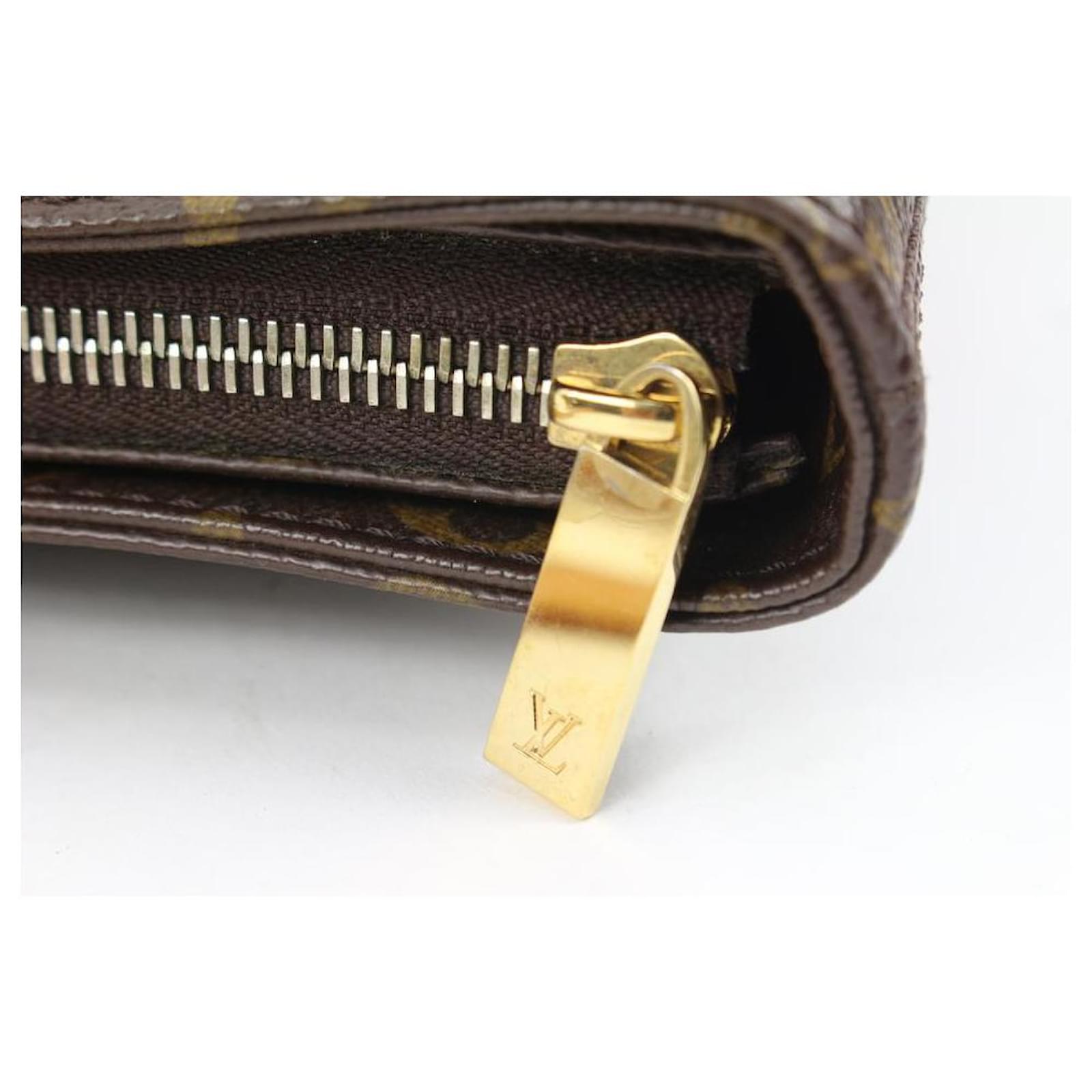 Louis Vuitton Discontinued Monogram Cabas Piano Zip Tote Shoulder Bag  Leather ref.539458 - Joli Closet