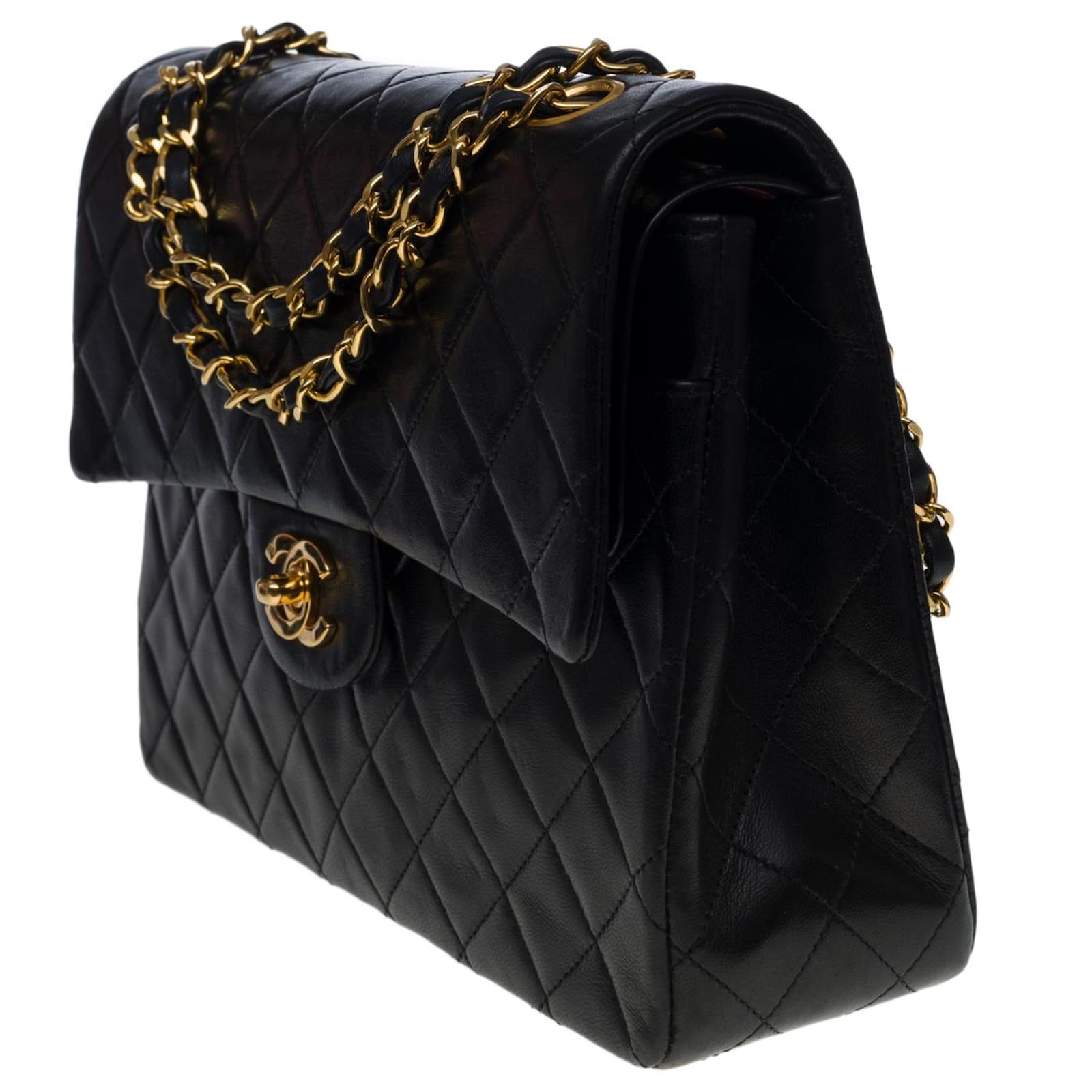 The coveted Chanel Timeless/Classic medium bag 25 cm with lined