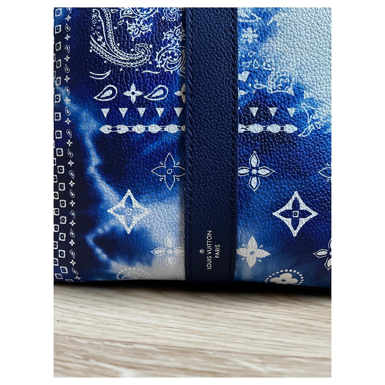 Louis Vuitton Limited Edition Bandana Monogram Collection White Blue  Leather Cloth Metal ref.591301 - Joli Closet