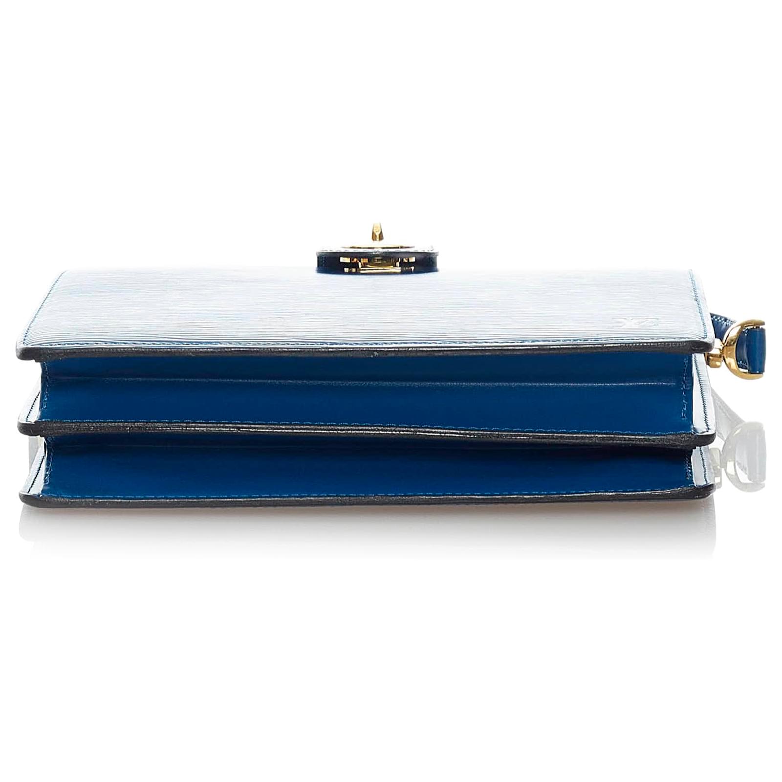 Louis Vuitton Blue Epi Capucines Leather ref.542324 - Joli Closet