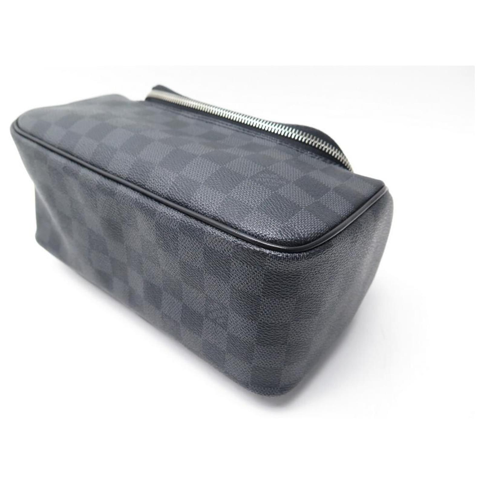 LOUIS VUITTON TOILETRY BAG IN DAMIER GRAPHITE POUCH