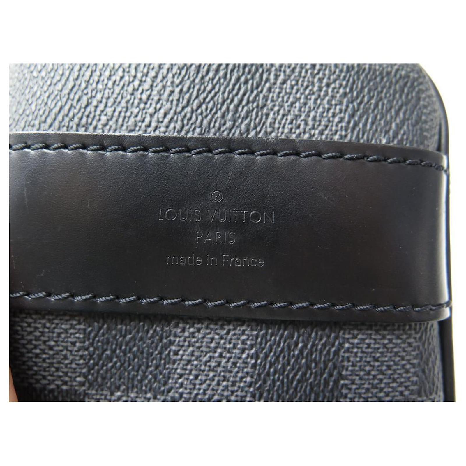 LOUIS VUITTON TOILETRY BAG IN DAMIER GRAPHITE POUCH Grey Leather ref.543224  - Joli Closet