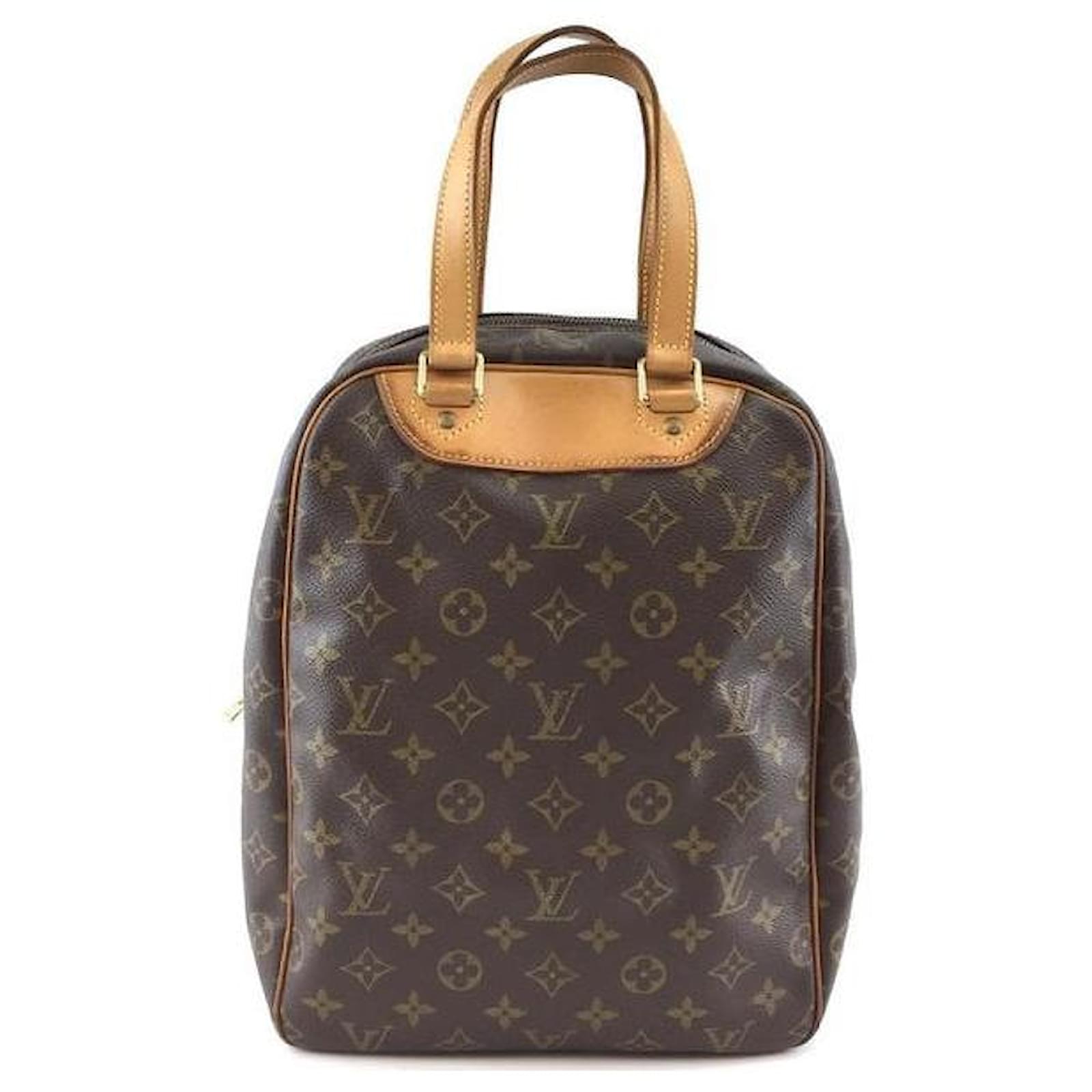 Louis Vuitton - Sac Excursion Monogram Canvas Bag