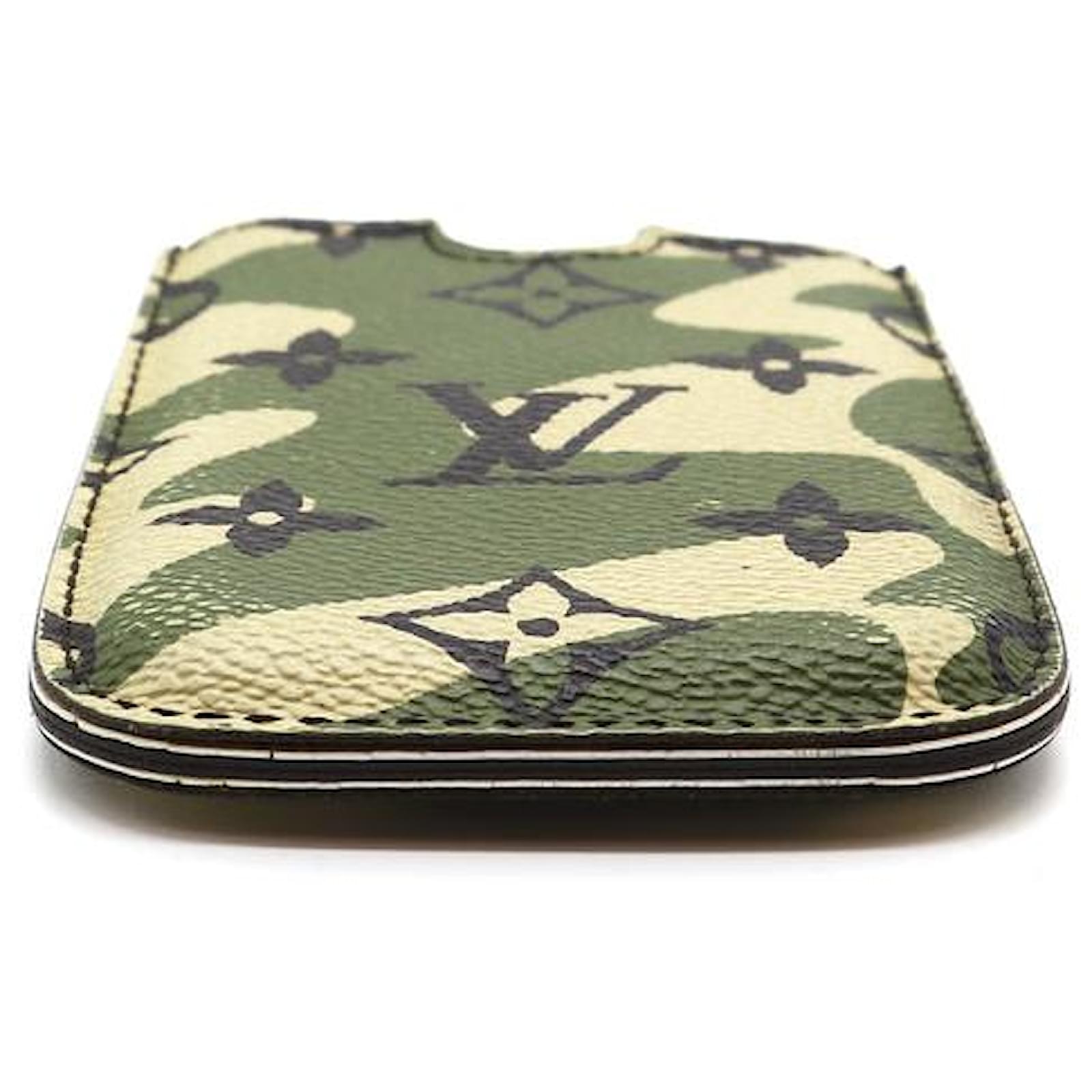 Louis Vuitton Green Monogramouflage Camouflage Phone Case Multiple colors  Leather ref.544717 - Joli Closet