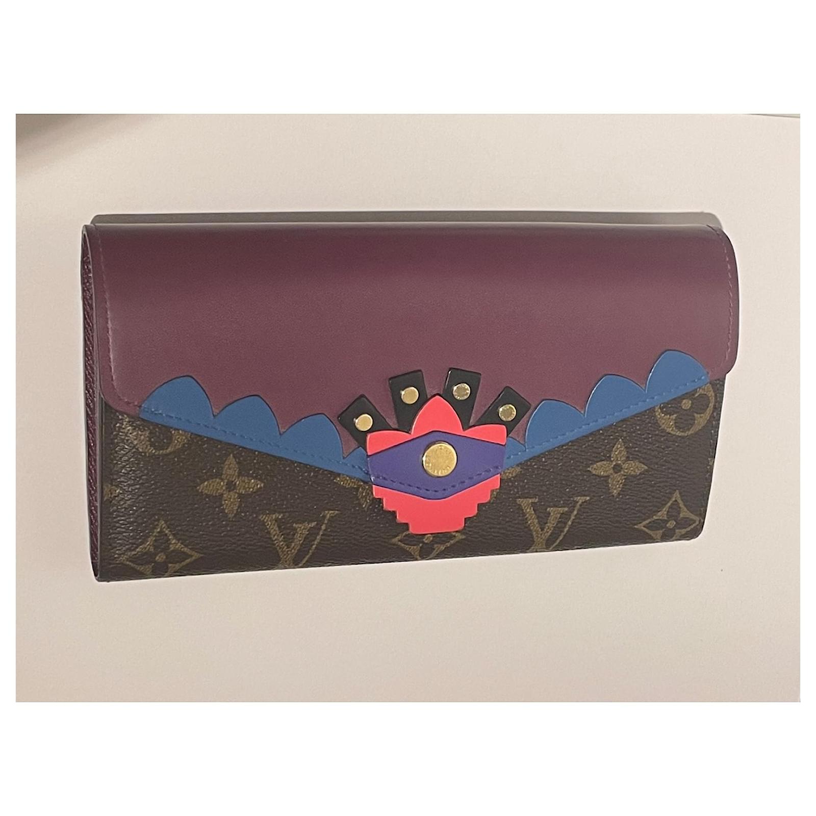 Louis Vuitton Limited Edition Monogram Totem Sarah Wallet Brown Pink Blue  Purple Leather ref.544949 - Joli Closet