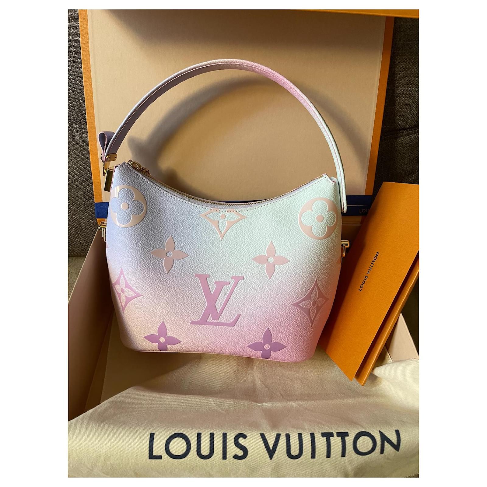 Louis Vuitton LV Illustre pastel sunrise bagcharm Multiple colors Leather  ref.508055 - Joli Closet