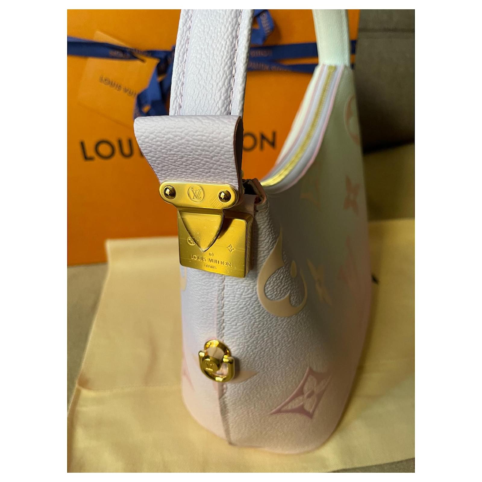 Marshmallow fabric handbag Louis Vuitton Pink in Cloth - 35235015