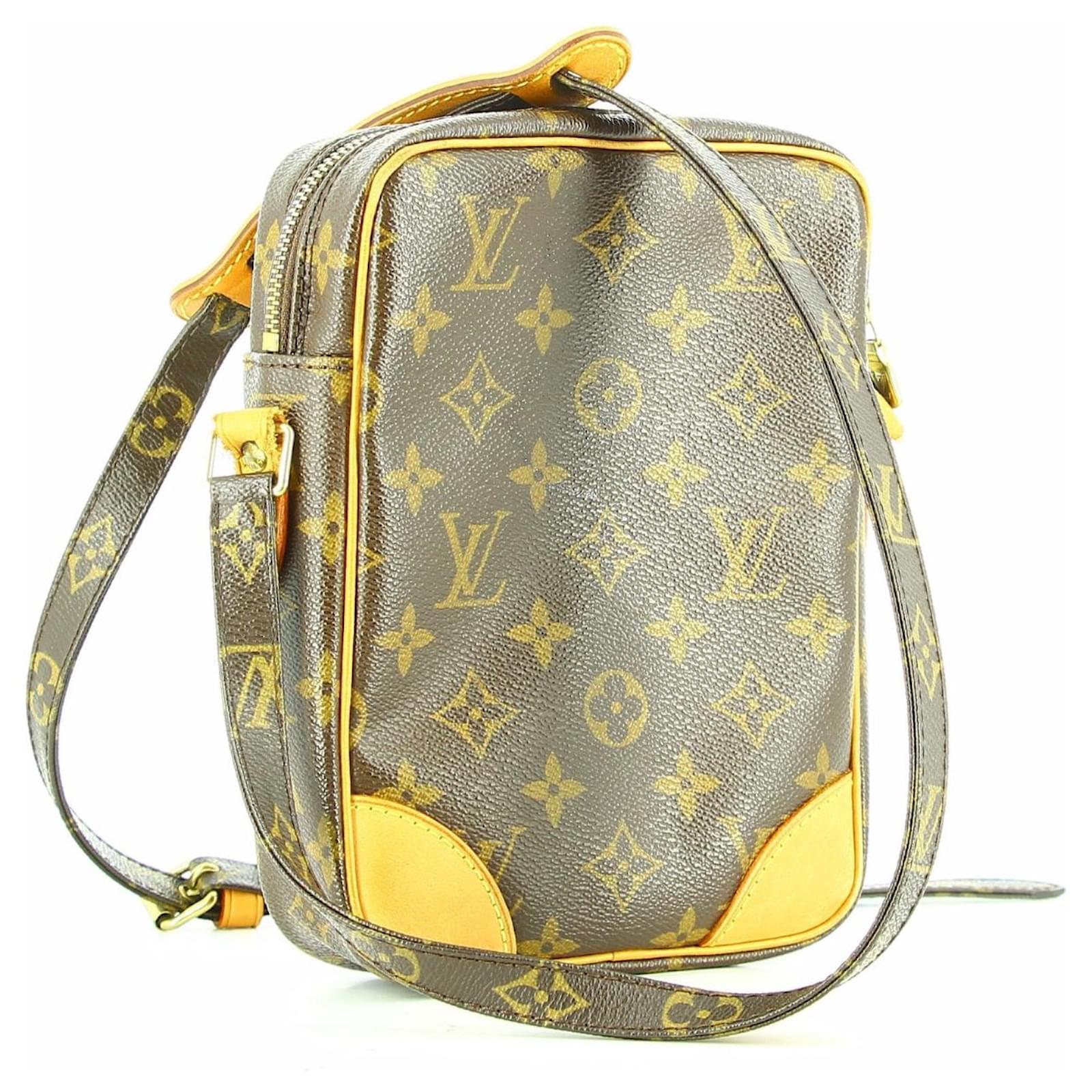 Louis Vuitton 2010 Monogram Canvas Danube Crossbody Bag Brown Cotton  ref.551353 - Joli Closet