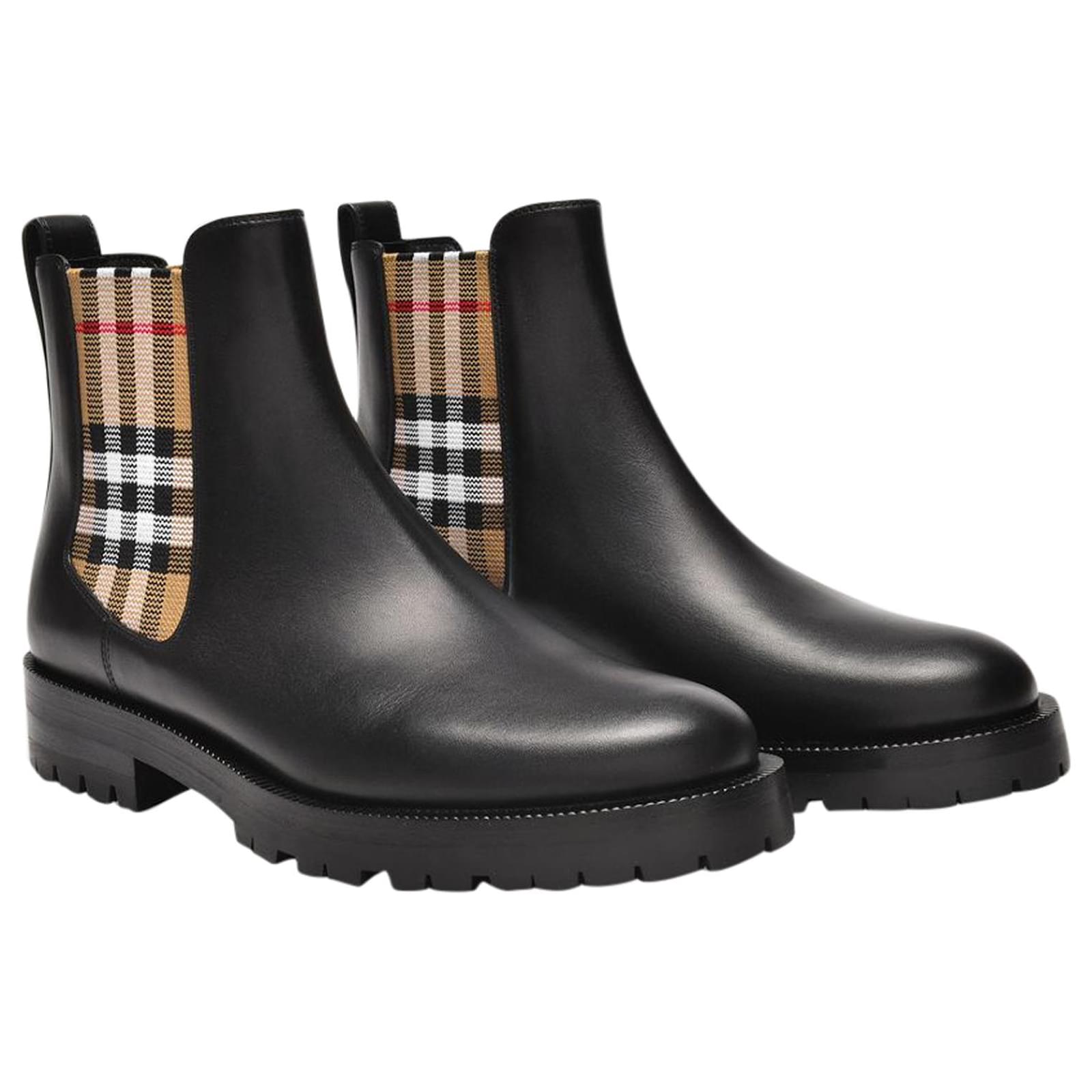 Burberry Allostock Check Boots in Black Leather ref.551539 - Joli Closet