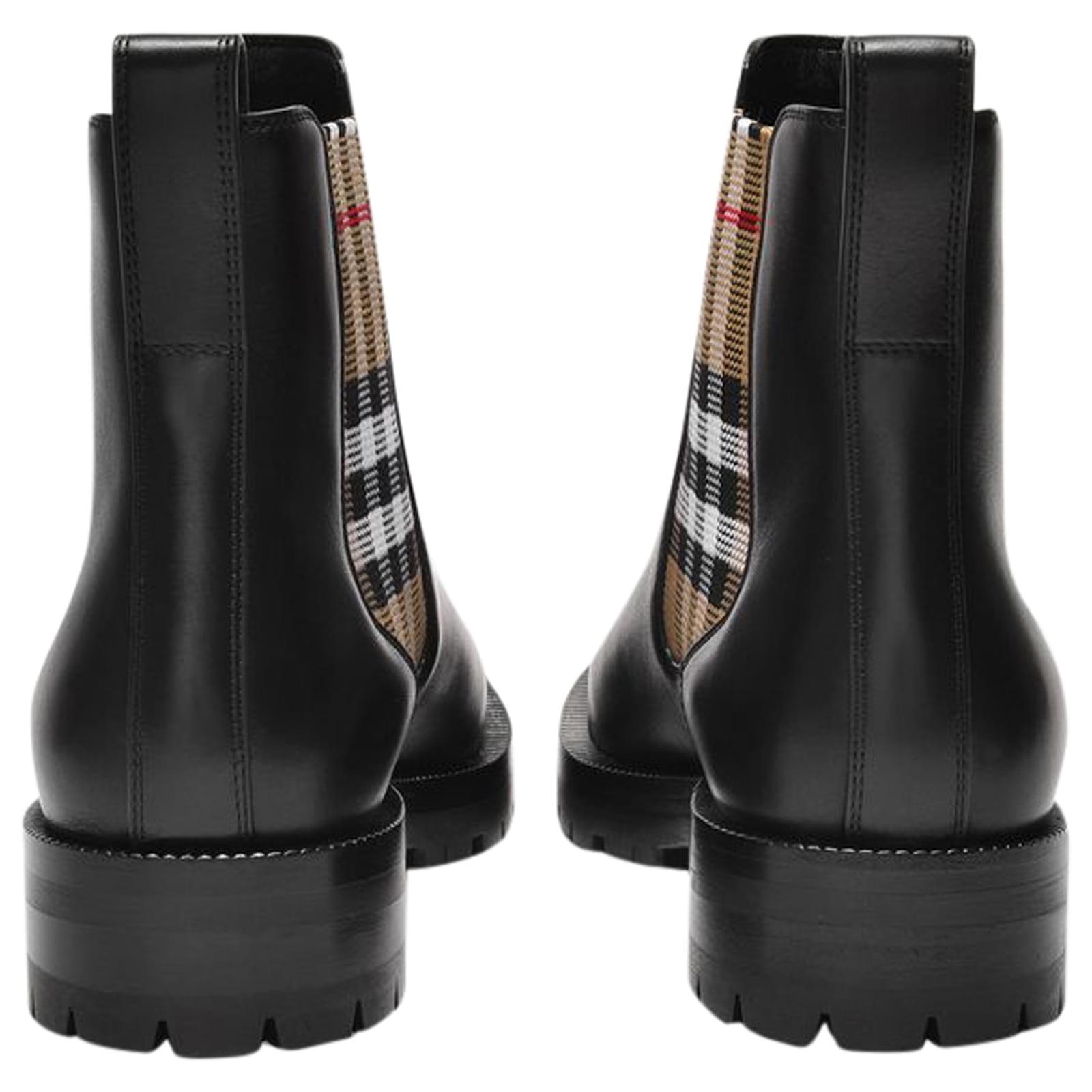 Burberry Allostock Check Boots in Black Leather Joli