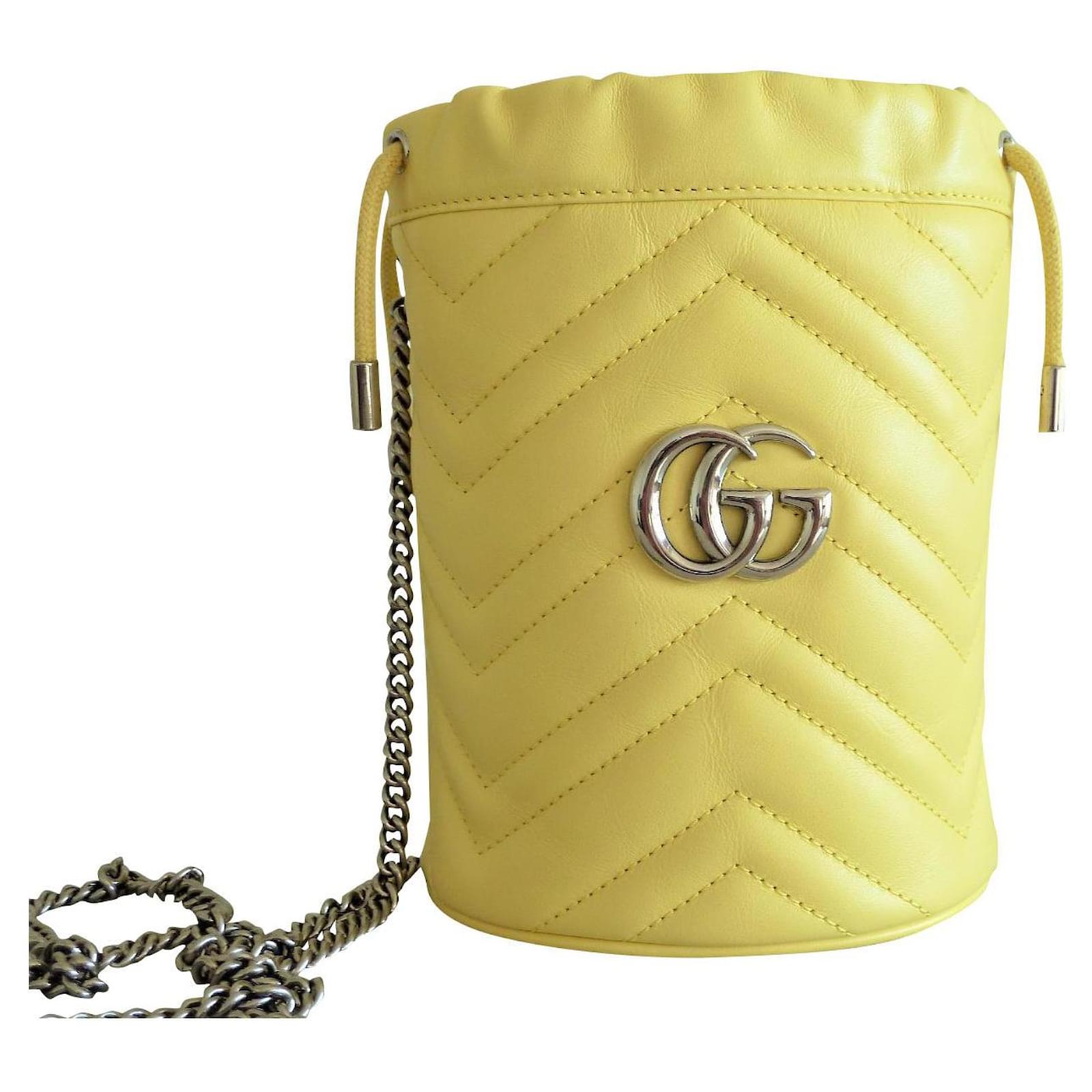 GUCCI Marmont Bucket bag Yellow Leather ref.553065 Joli Closet
