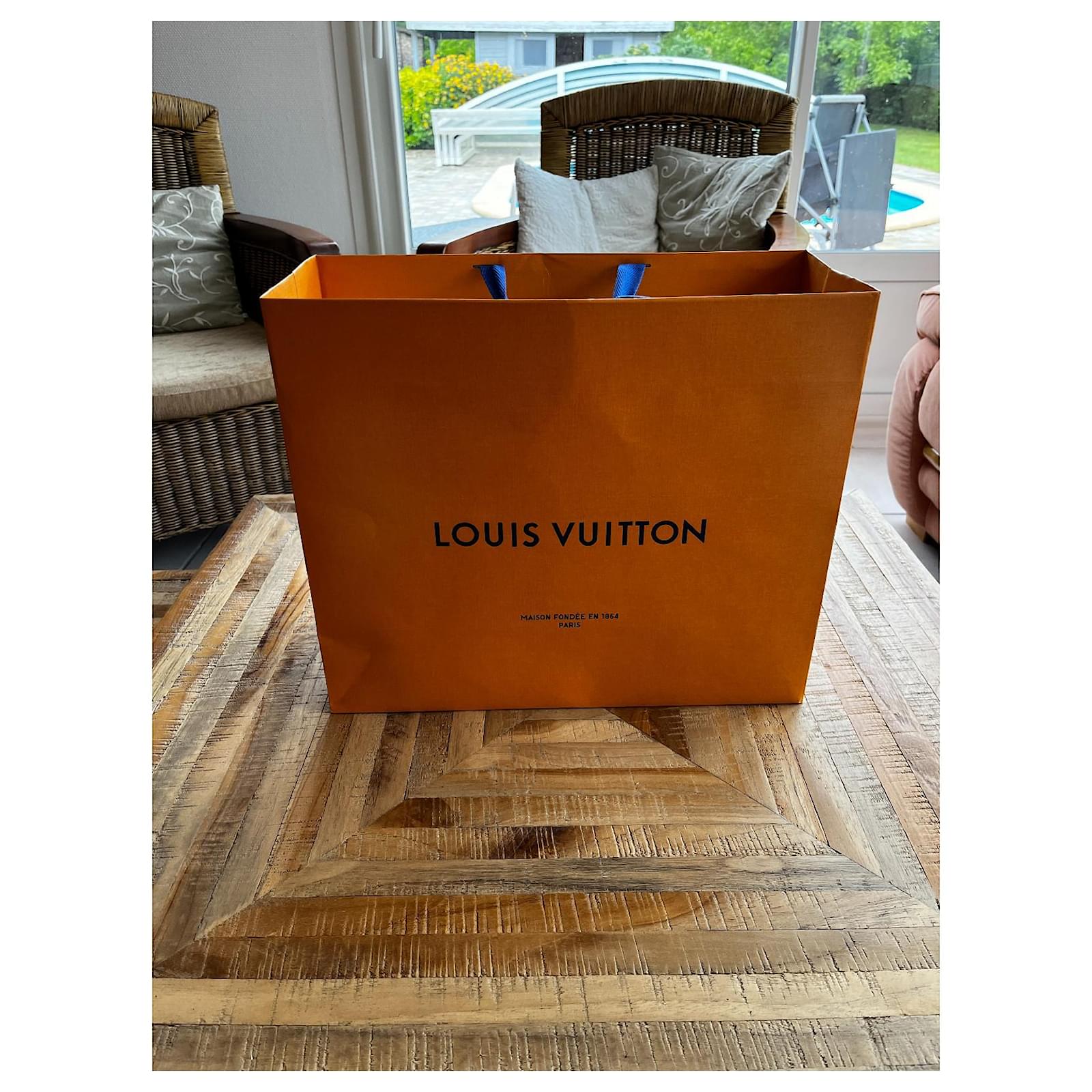 Louis Vuitton x Nike White Leather ref.554300 - Joli Closet