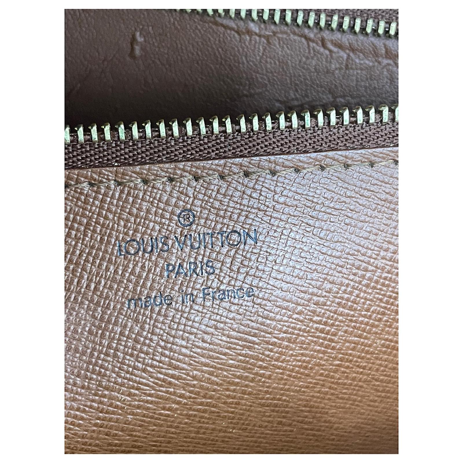Louis Vuitton Unisex Epi Leather clutch purse ref.554349 - Joli Closet