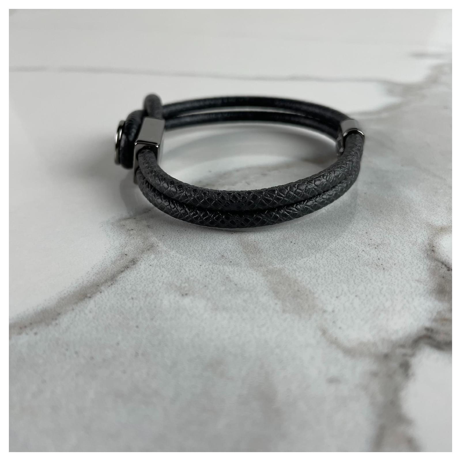 Louis Vuitton Loop It bracelet Grey Dark grey Cloth ref.558218
