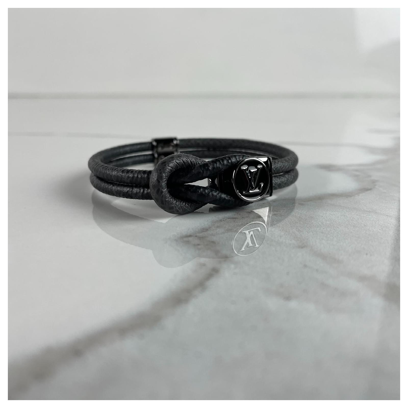 Louis Vuitton Loop It bracelet Grey Dark grey Cloth ref.558218 - Joli Closet