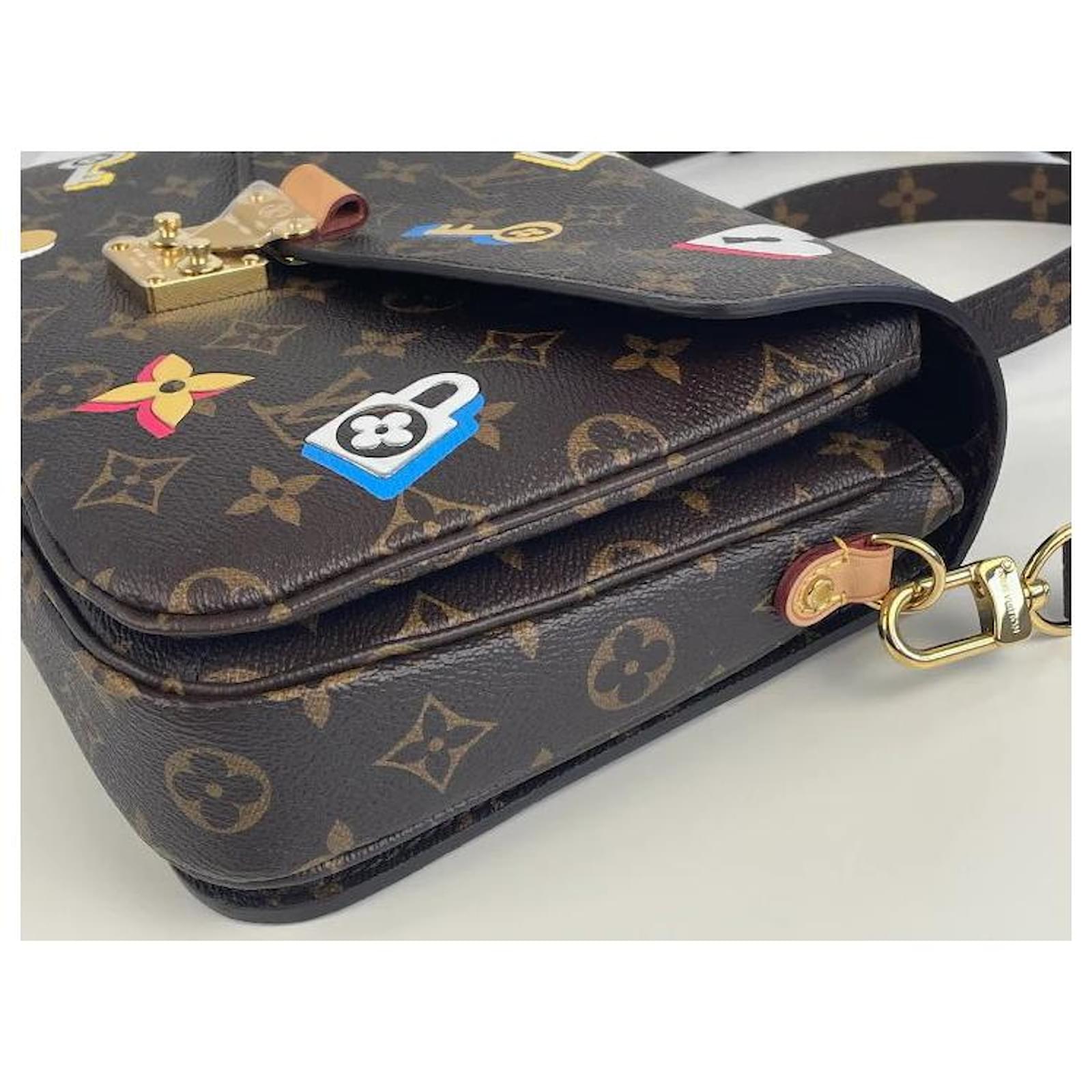 Louis Vuitton pochette metis love lock ref.561085 - Joli Closet