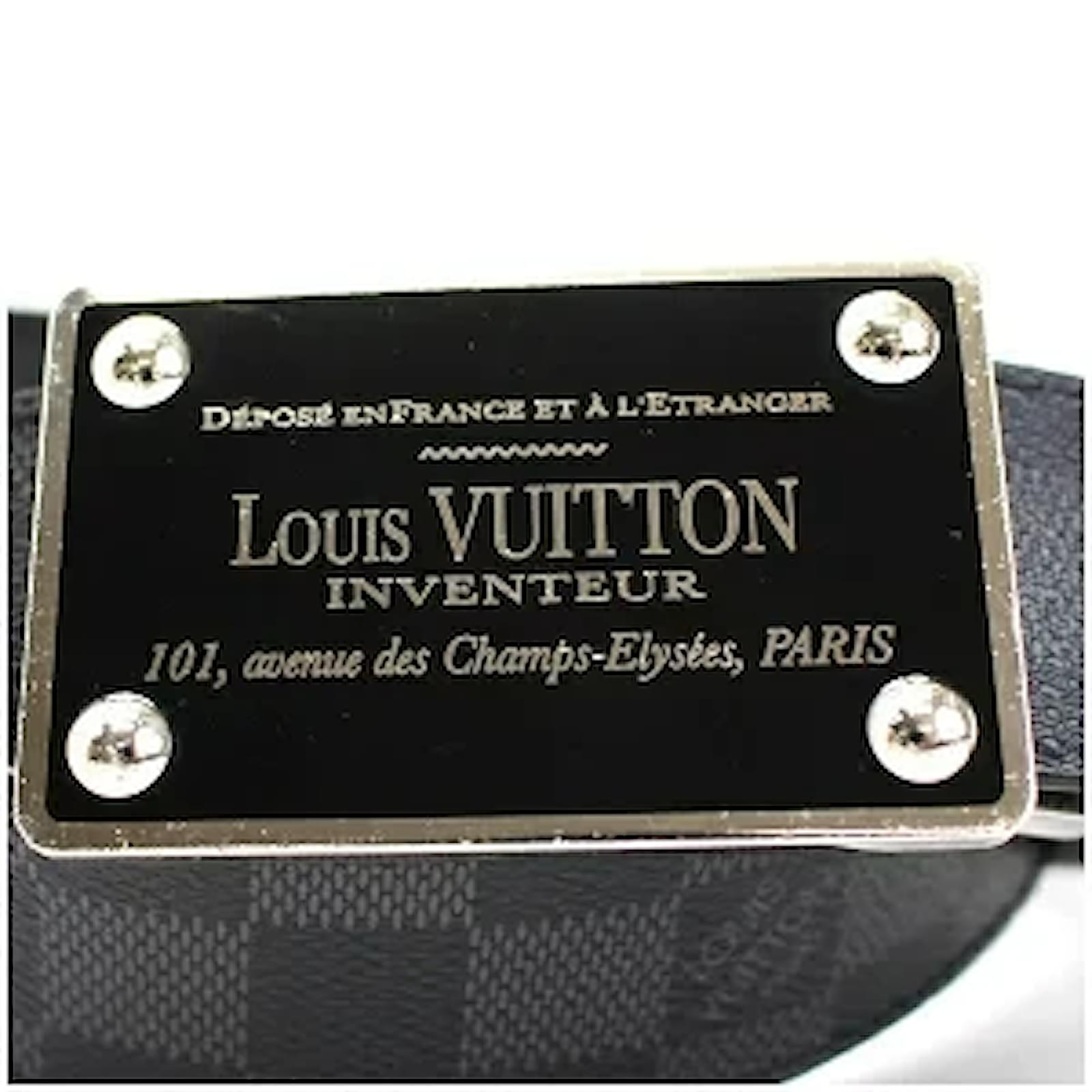 Louis Vuitton traveling requisites belt Black Leather ref.262233 - Joli  Closet