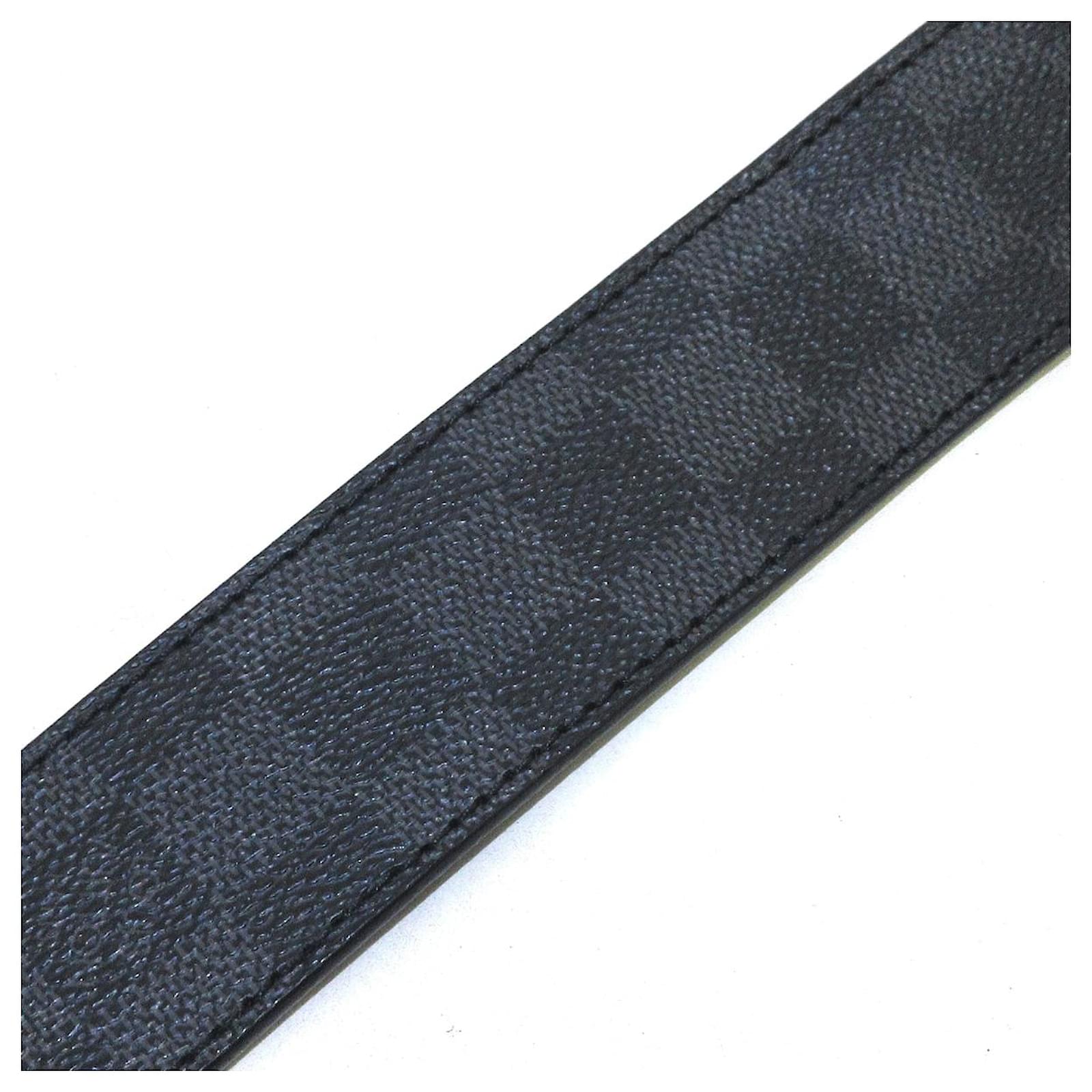 Louis Vuitton ceinture LV initial Grey Cloth ref.563271 - Joli Closet