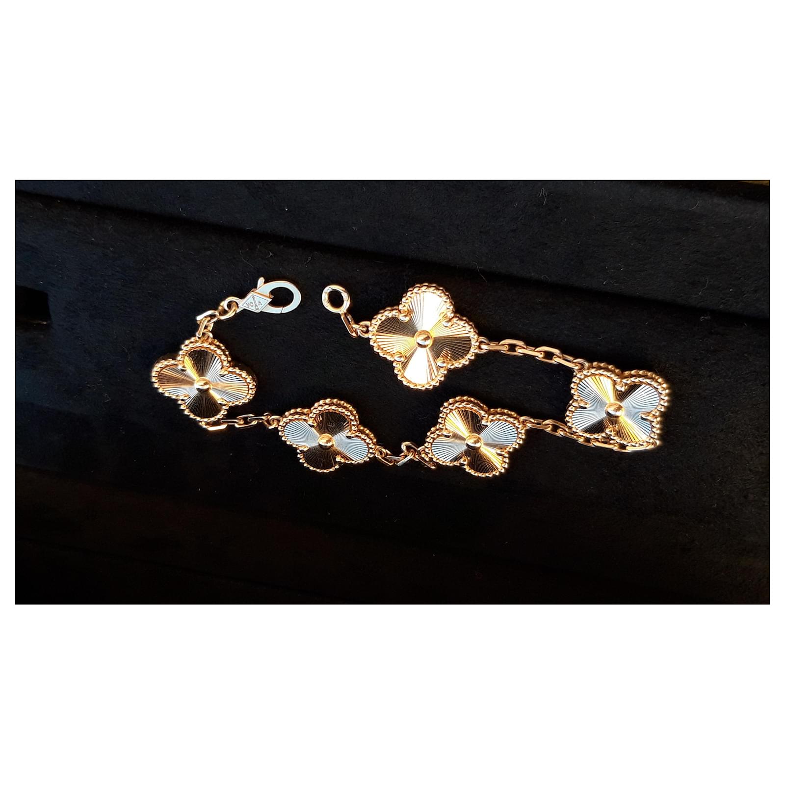 Van Cleef & Arpels Armbänder Golden Gelbes Gold ref.562546 Joli Closet