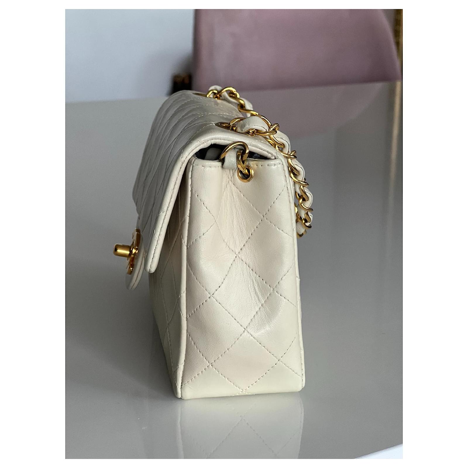 Timeless Vintage Chanel Mini Square Bag Beige Leather ref.563902 - Joli  Closet