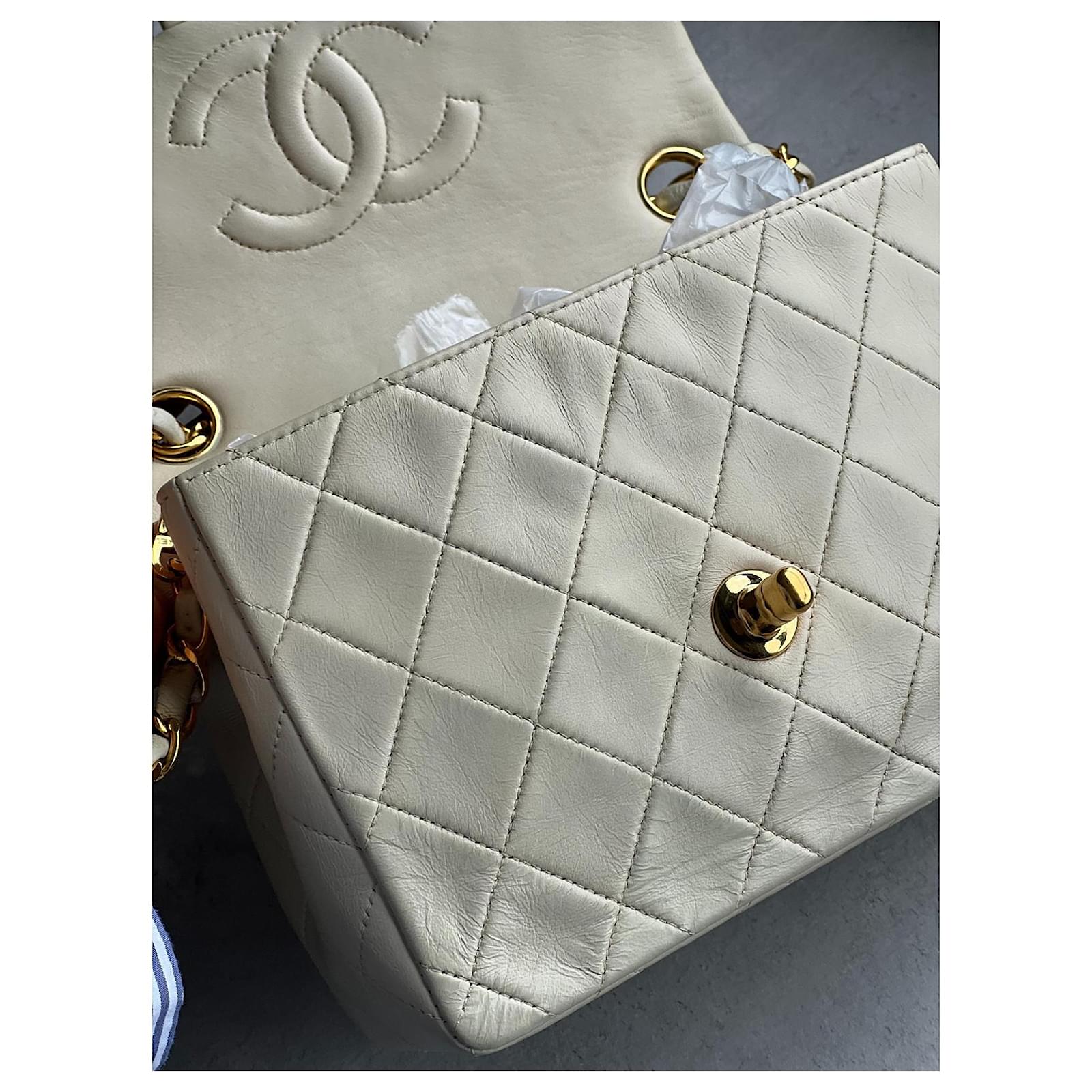 Timeless Vintage Chanel Mini Square Bag Beige Leather ref.563902 - Joli  Closet