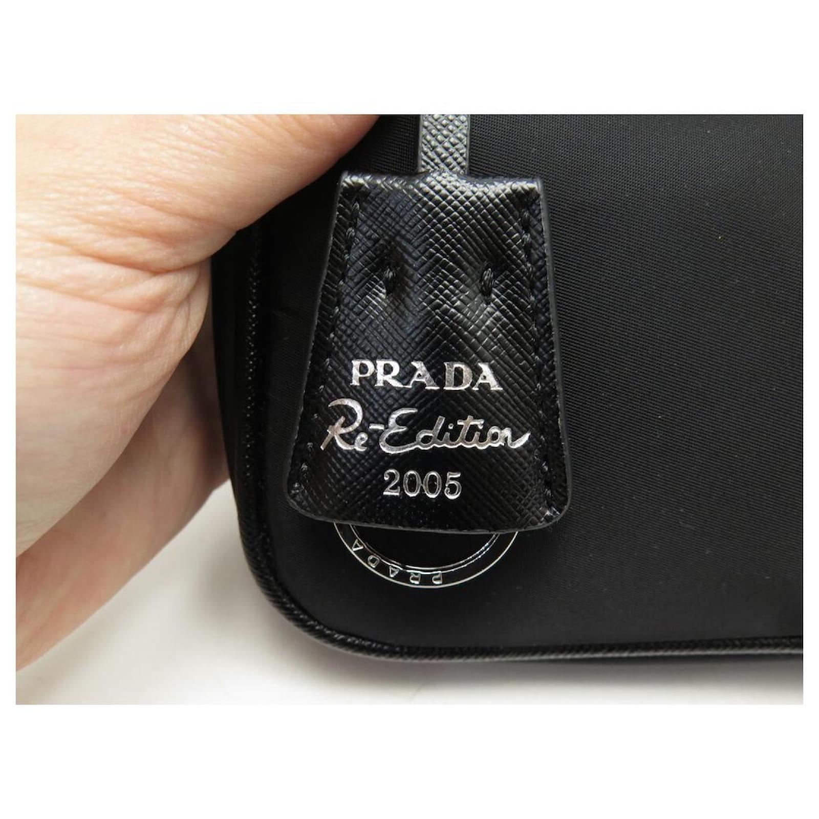 multi pochette prada re-edition 2005 #prada #bag #luxury