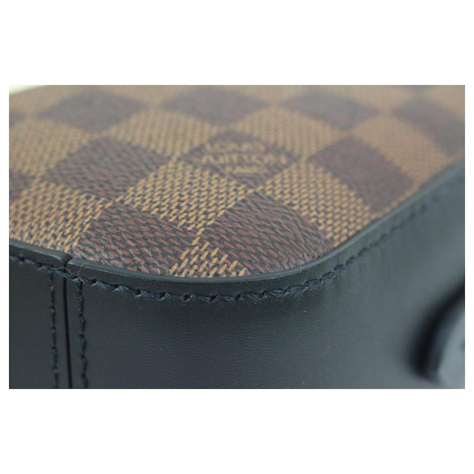 Louis Vuitton Discontinued Damier Ebene Santa Monica Crossbody Camera Box  Leather ref.567318 - Joli Closet