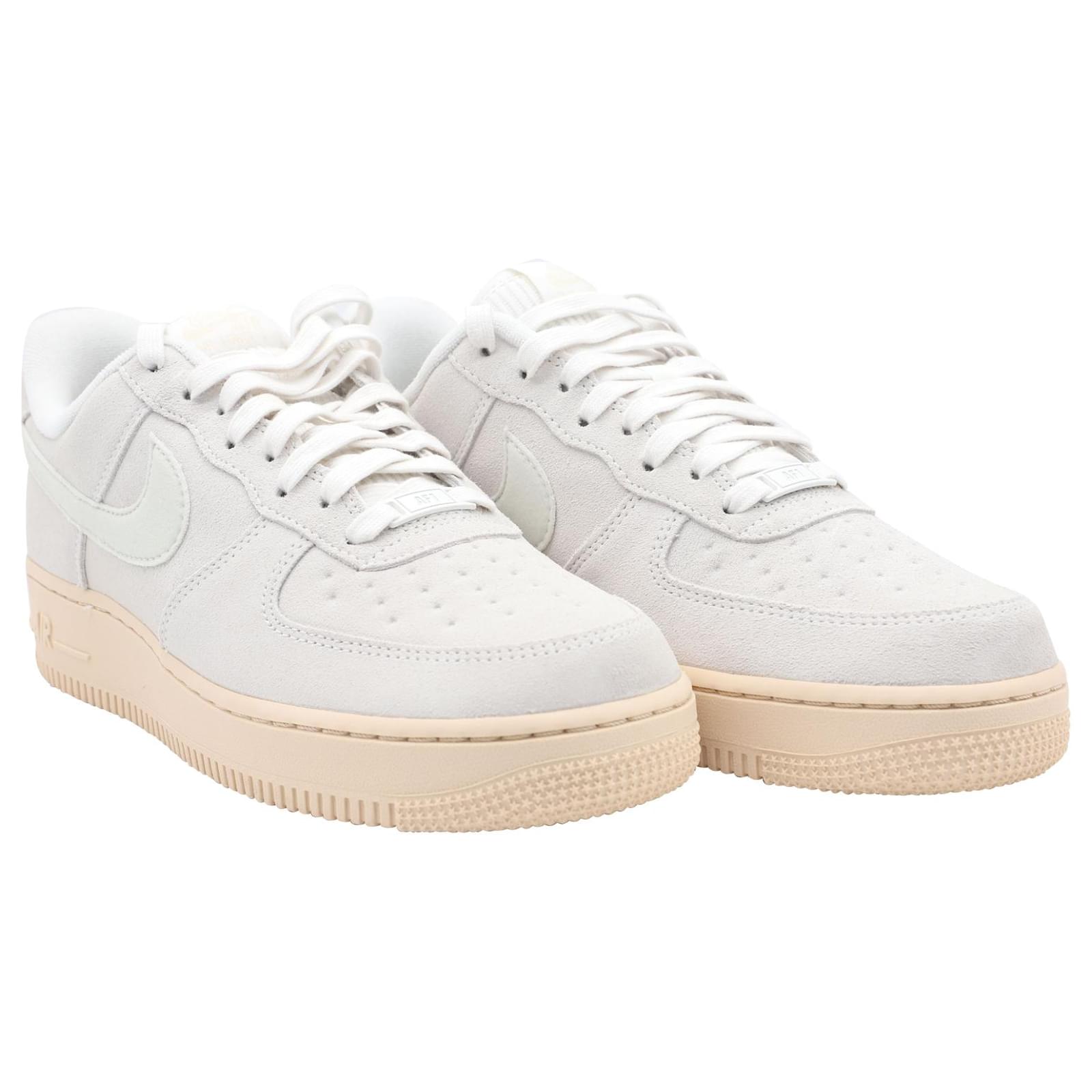 Nike Air Force 1 Low Winter Premium Summit in White Suede ref.567749 ...