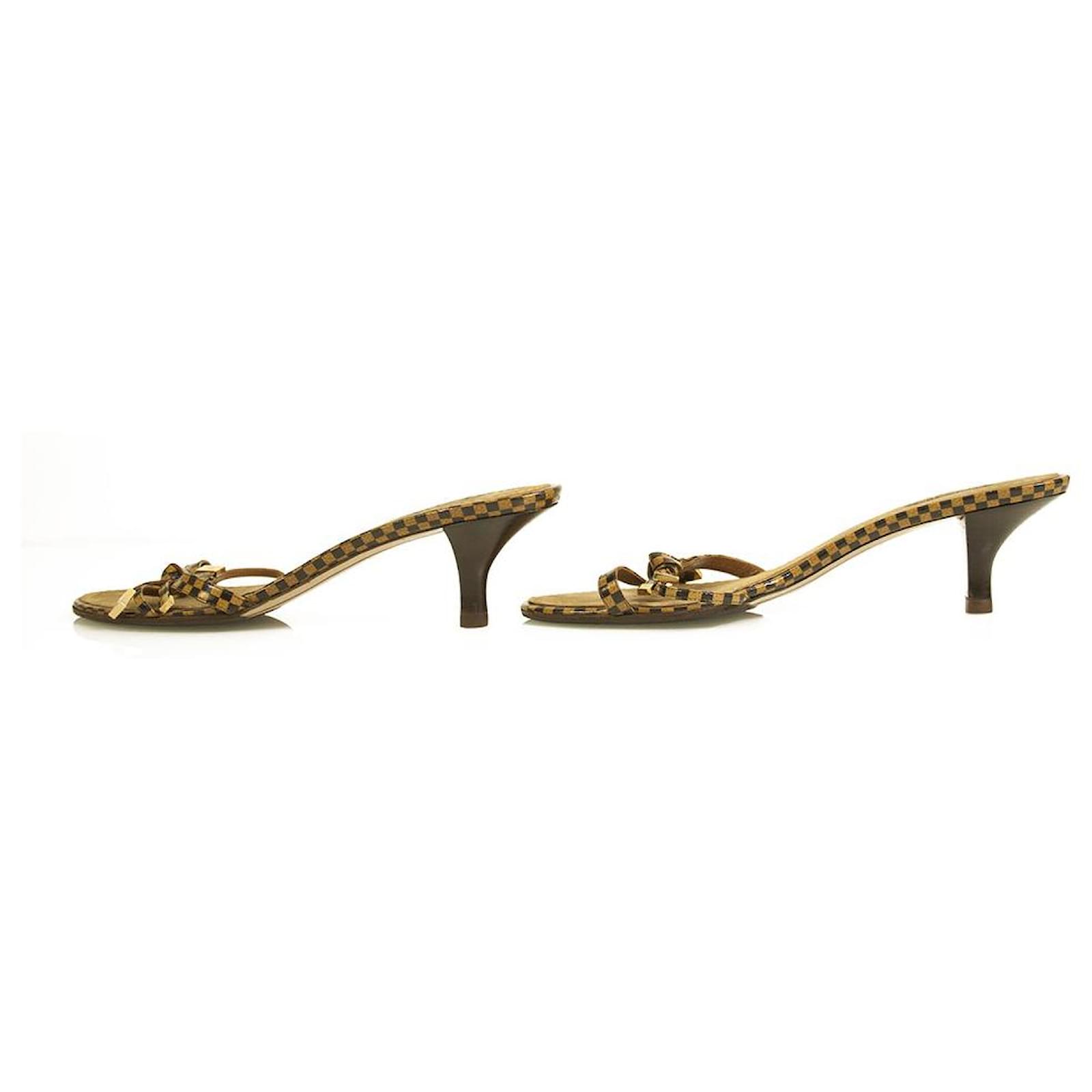 Louis Vuitton Damier Patent Leather Bow Mules Kitten Heels Pumps 41 shoes  Brown ref.567889 - Joli Closet