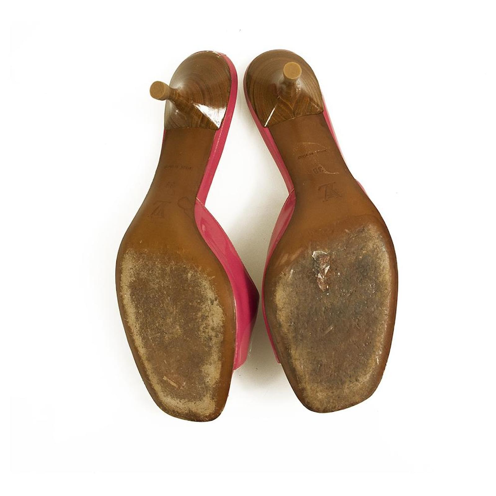 Louis Vuitton Pink Patent Leather Gold Trim Bow Mules Heels Pumps 38 shoes  ref.567903 - Joli Closet