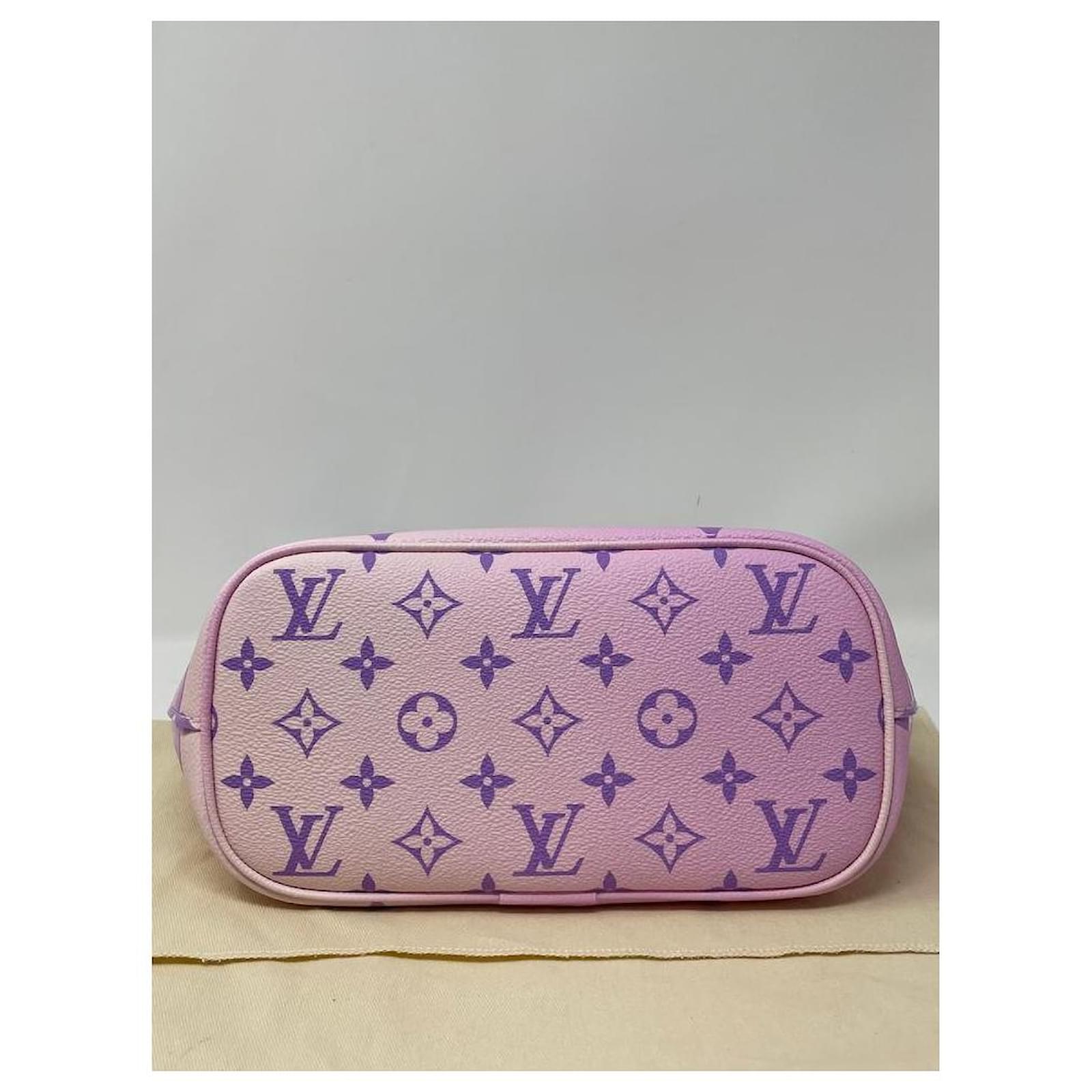 Louis Vuitton MARSHMALLOW PM BAG Pink Purple Leather ref.568254 - Joli  Closet