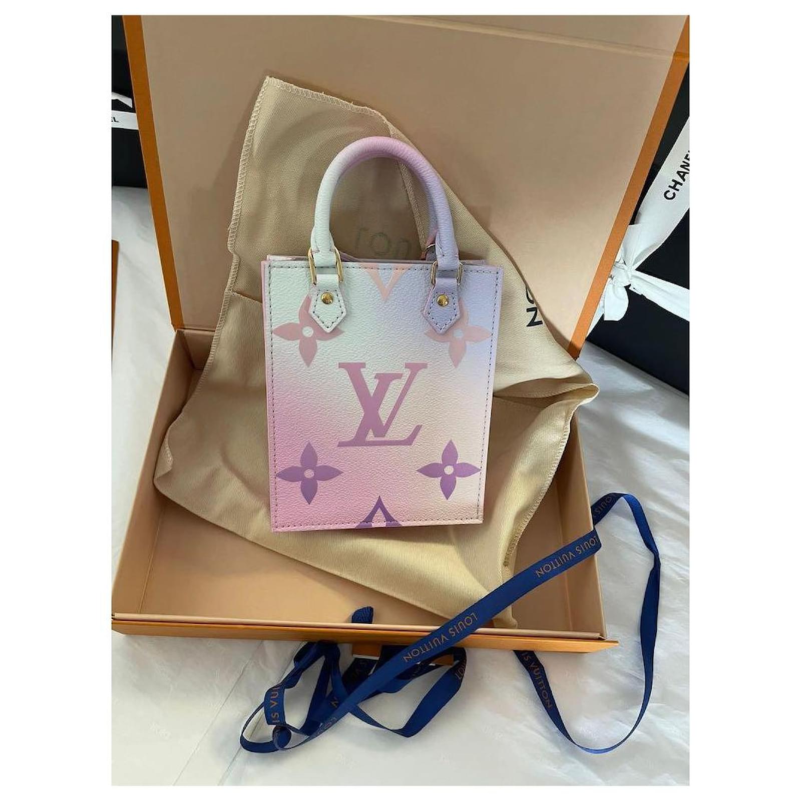 Plat leather handbag Louis Vuitton Pink in Leather - 26170228