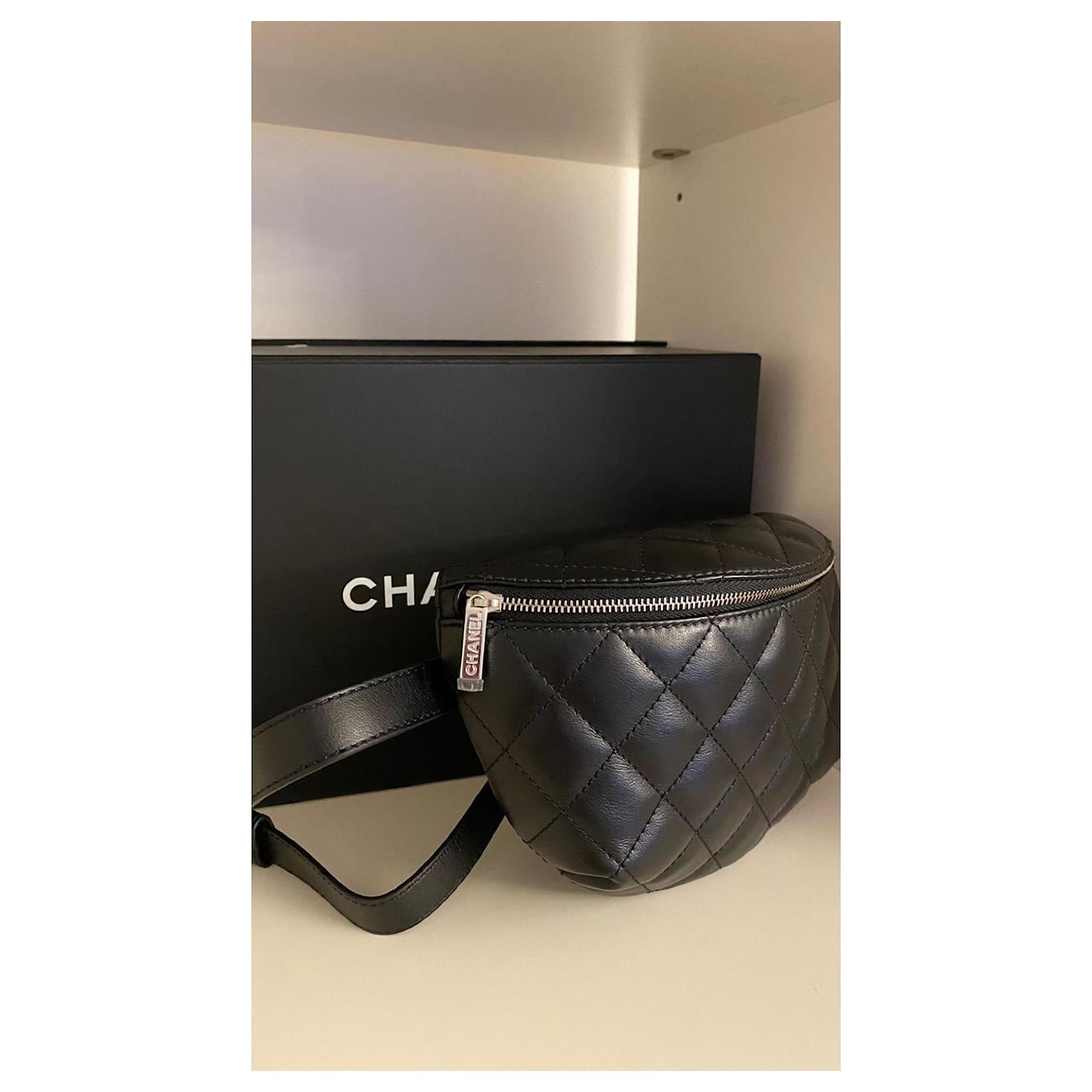 Chanel Uniform Belt Pouch Black Leather ref.615597 - Joli Closet