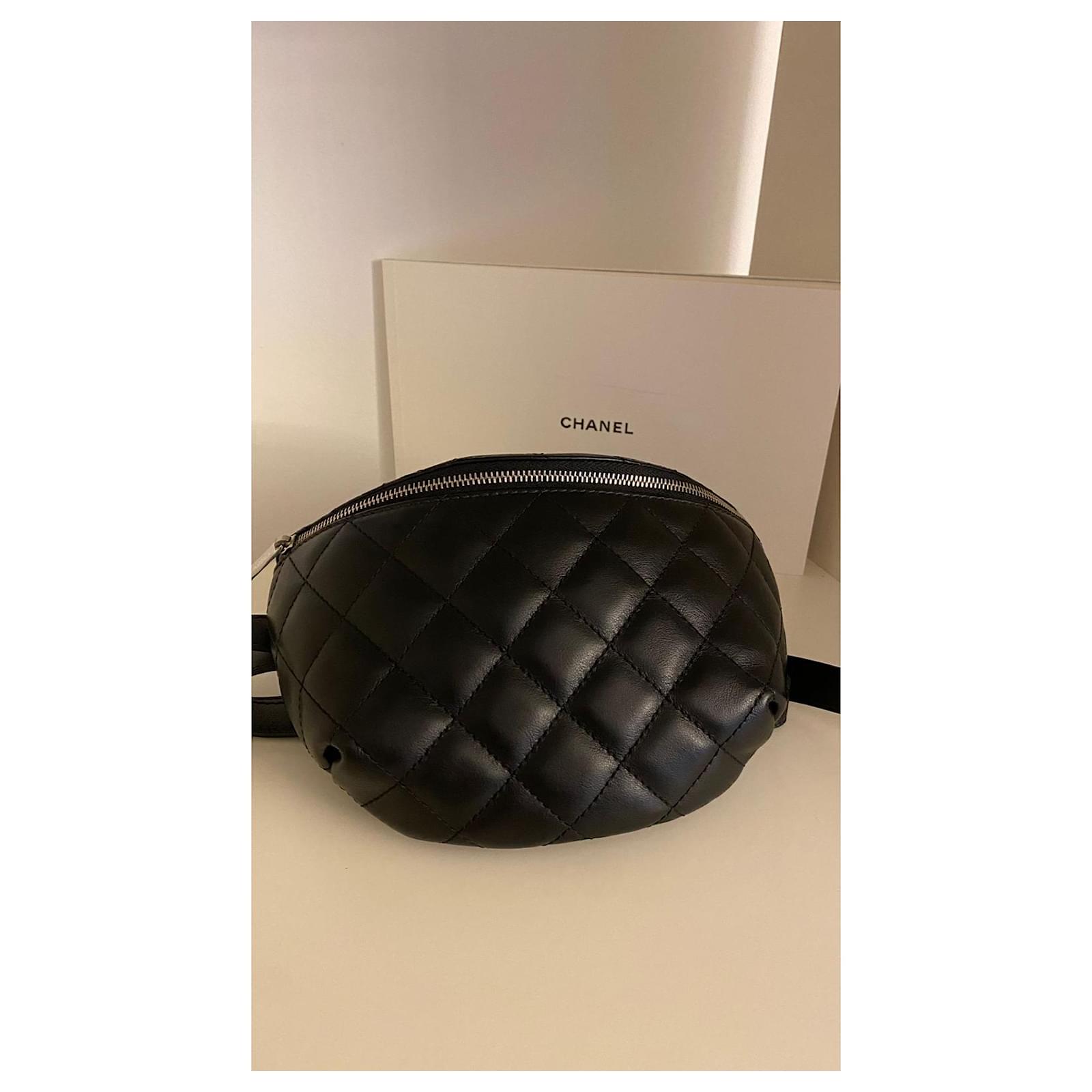 Chanel Uniform Belt Pouch Black Leather ref.615597 - Joli Closet