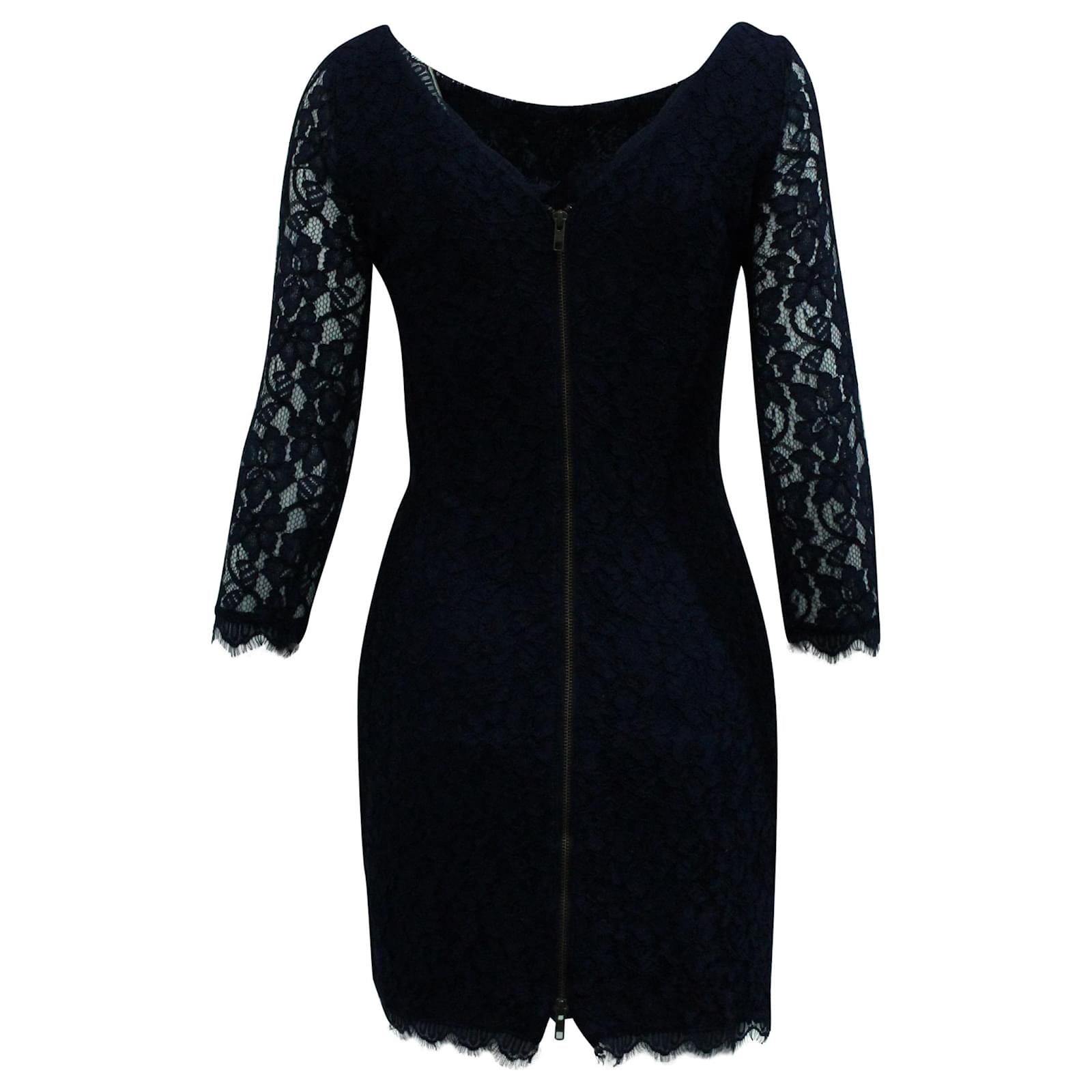 Diane Von Furstenberg Lace Dress in Navy Blue Rayon Cellulose fibre ref.571330 - Joli Closet Diane Von Furstenberg Lace Dress in Navy Blue Rayon Cellulose fibre ref.571330 - Joli Closet