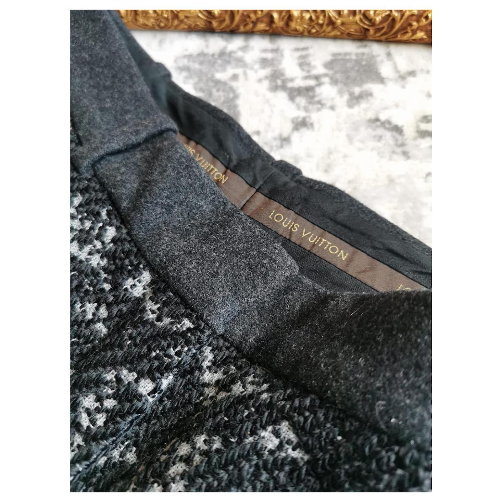 Pantaloncini Louis Vuitton Nero Lana ref.571817 - Joli Closet