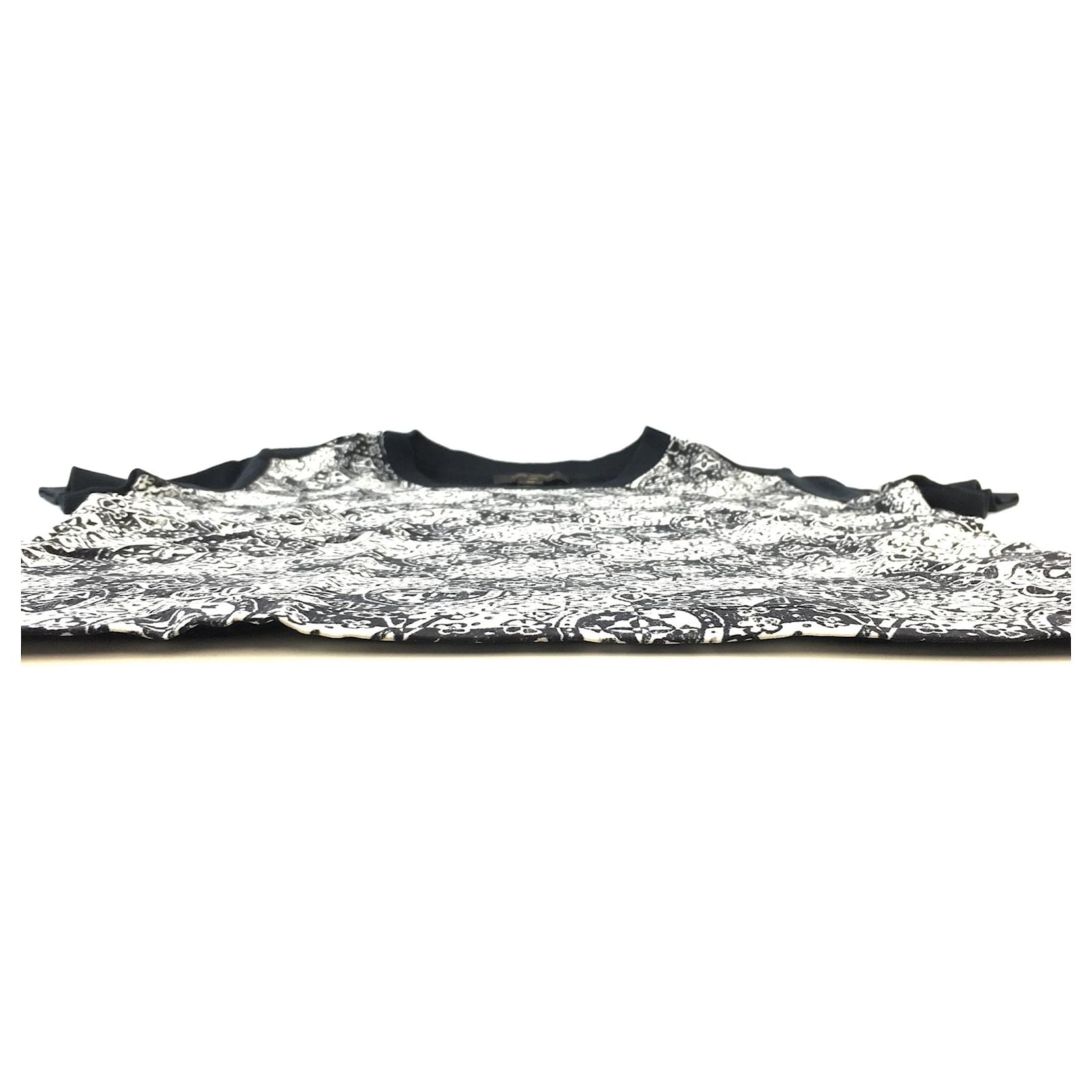Louis Vuitton Black Monogram Limited Edition Tee Shirt ref.575166 - Joli  Closet