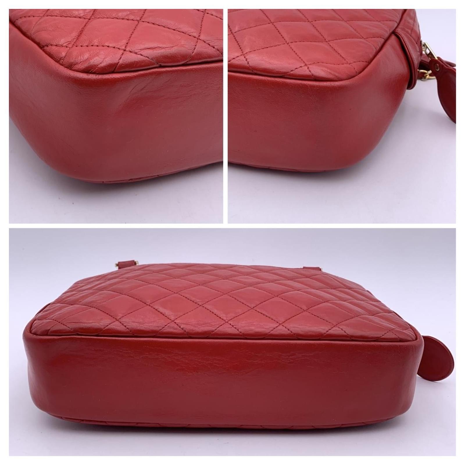 Chanel Vintage Red Quilted Leather Camera Shoulder Bag ref.575415 - Joli  Closet