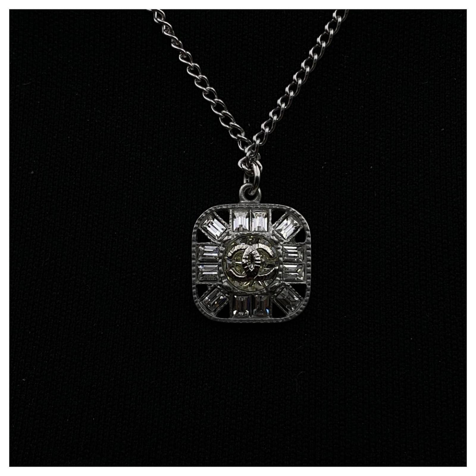 Collier vintage à pendentif en métal argenté avec strass transparents - Canada