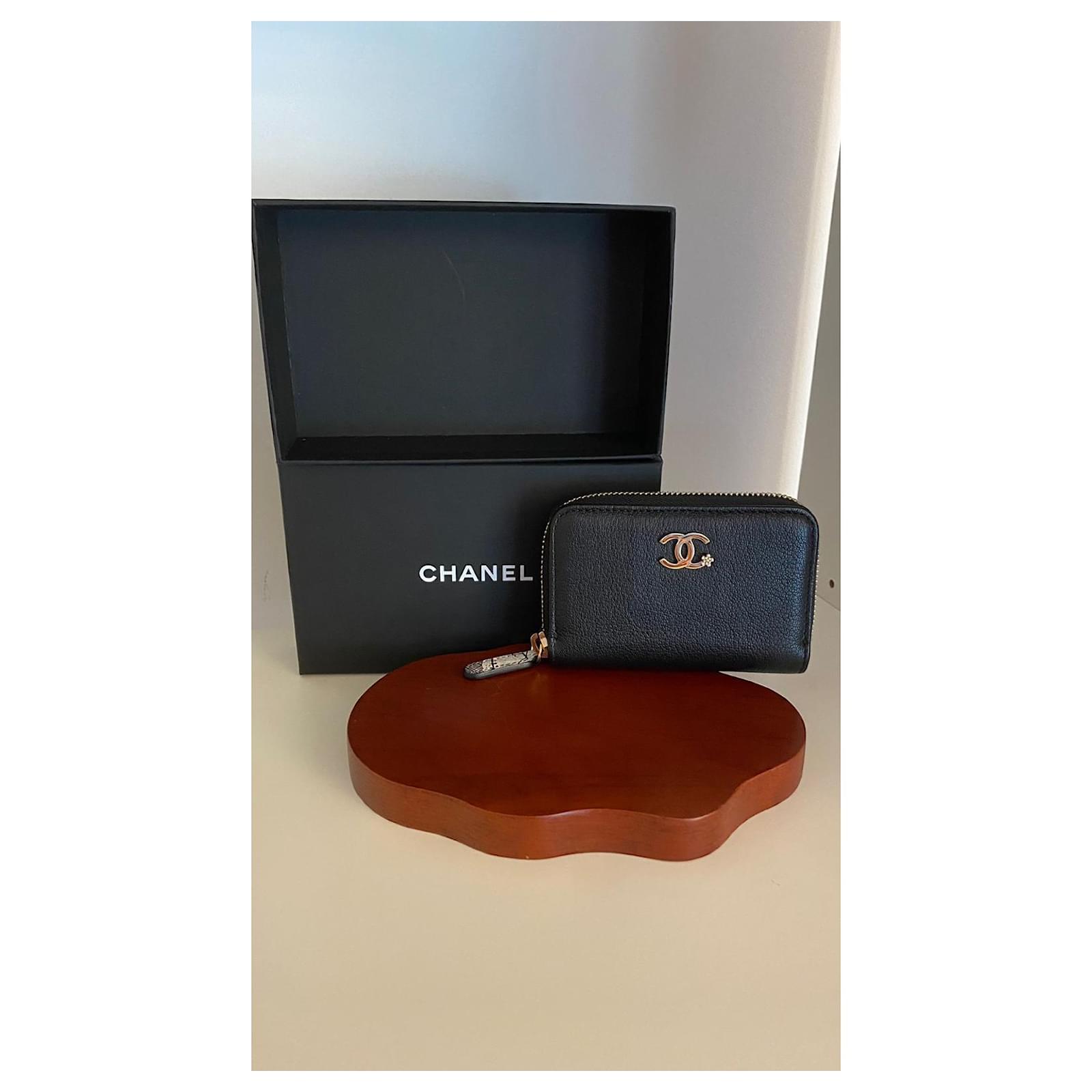 New Chanel 19 Black Lambskin zippy zip card holder wallet coin purse  Classic small leather c19 22A, Women's Fashion, Bags & Wallets, Wallets & Card  Holders on Carousell