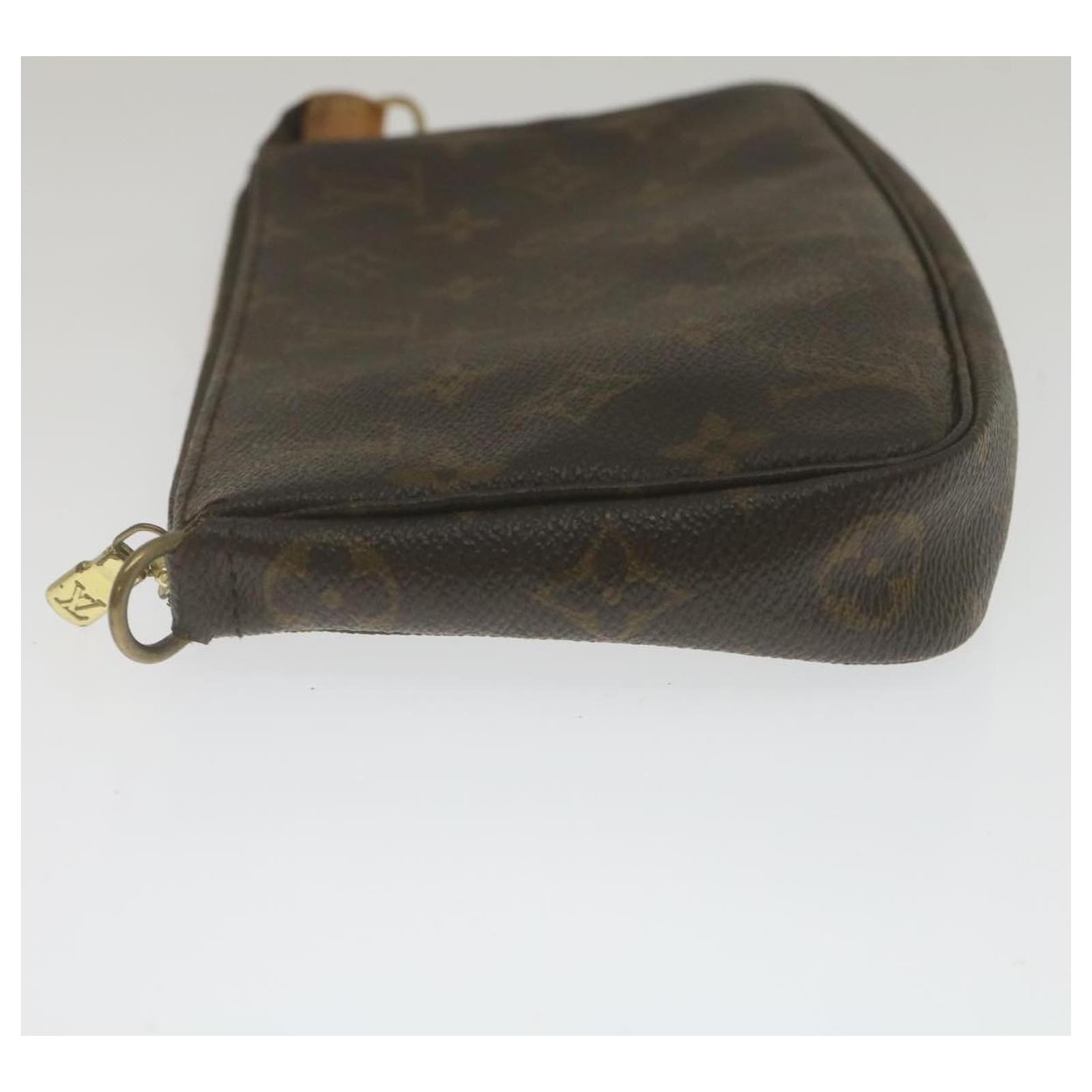 LOUIS VUITTON M52947 Epi Pochette Accessoires Mini Hand Bag Pouch