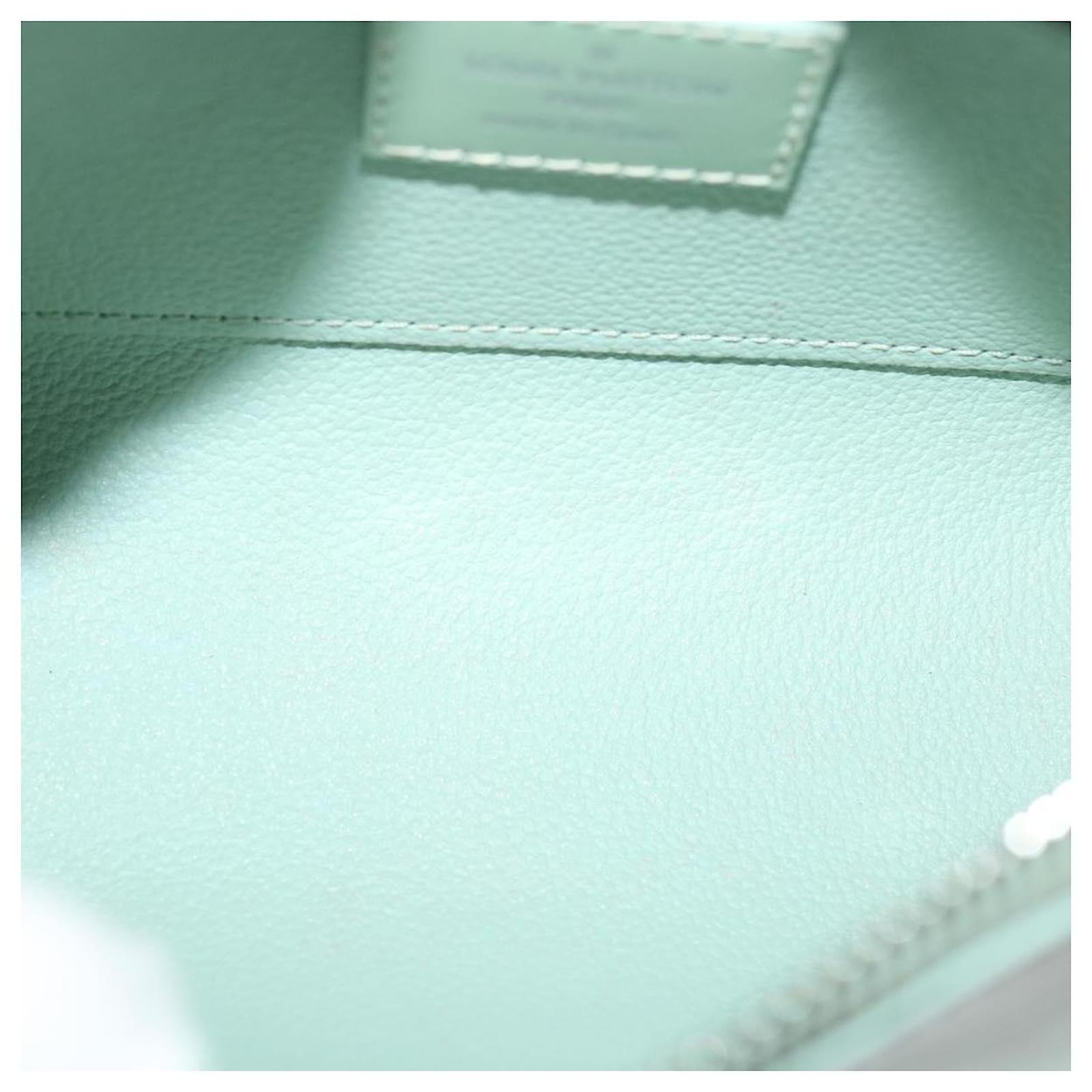 Louis-Vuitton-Epi-Electric-Pochette-Cosmetic-Amand-M40644 – dct