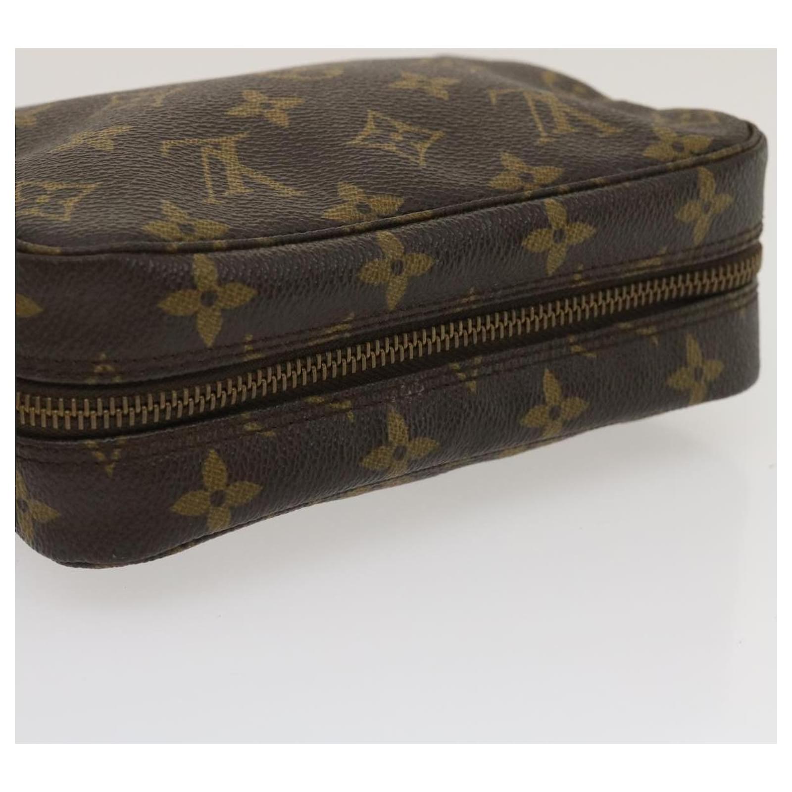 Louis Vuitton Monogram Trousse Toilette 18 Pouch M47526 LV Auth 42289 Cloth  ref.931250 - Joli Closet