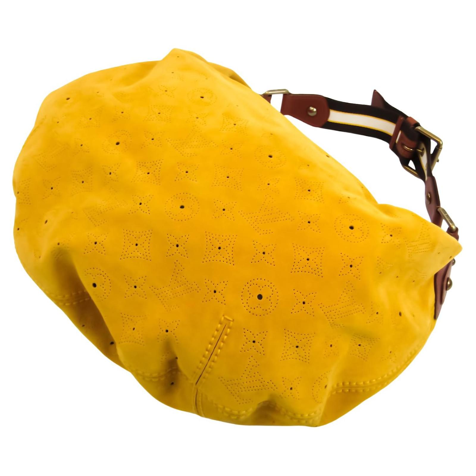 Louis Vuitton Onatah Yellow Suede ref.582223 - Joli Closet
