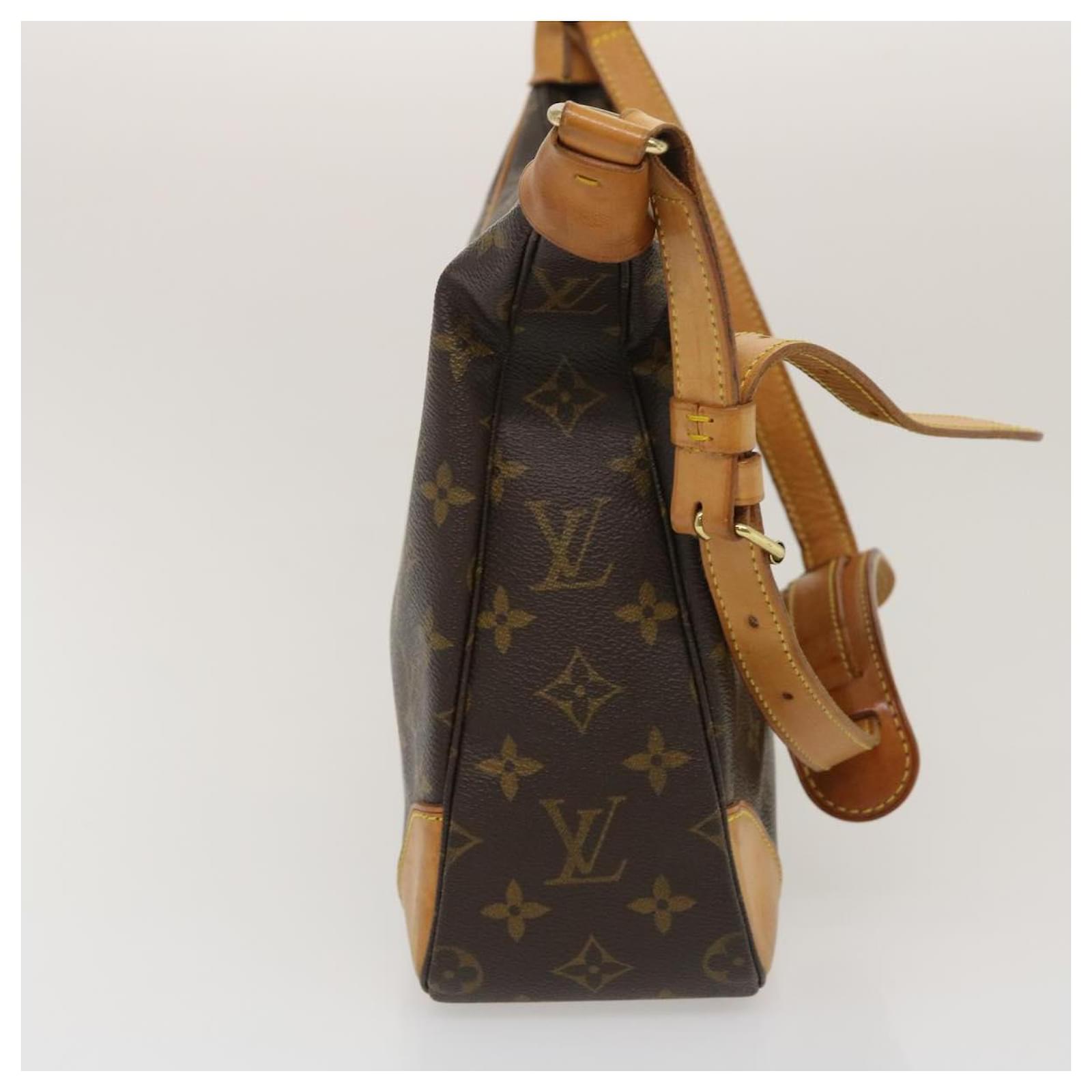 Louis Vuitton Monogram Boulogne 30 Shoulder Bag M51265 LV Auth pt1956 Cloth  ref.582366 - Joli Closet