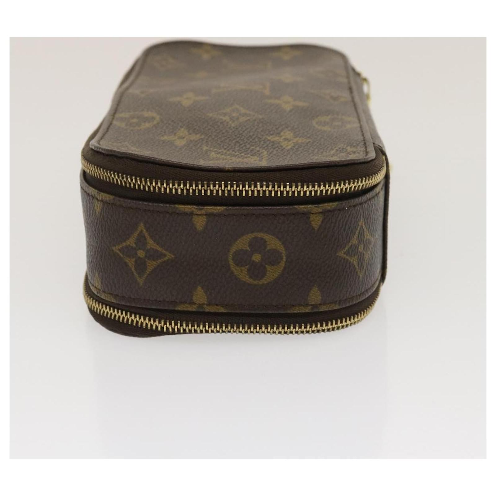 LOUIS VUITTON Monogram Trousse Brush GM Cosmetic Pouch M47505 LV Auth 42787  Cloth ref.943348 - Joli Closet